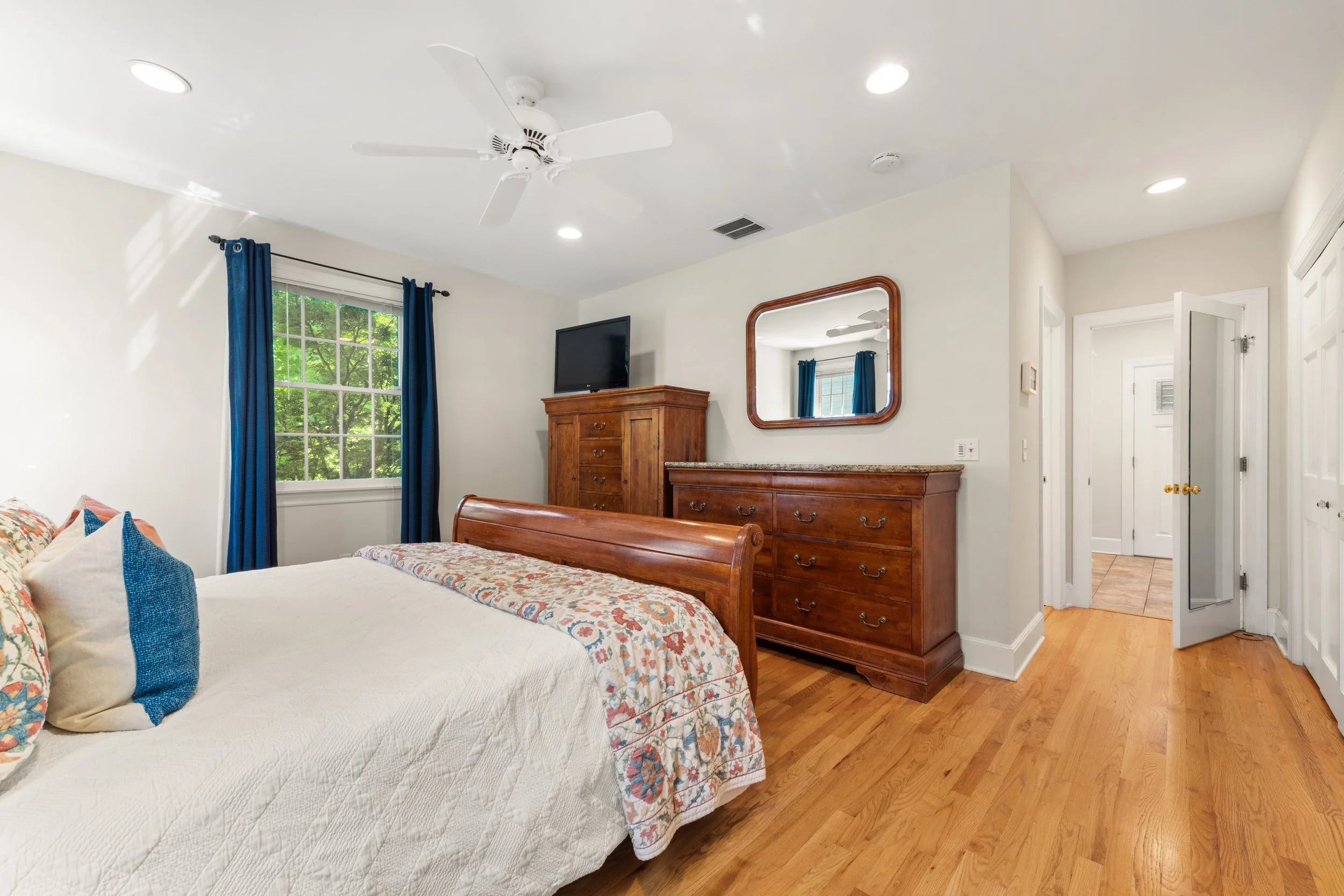 Primary-bedroom_85-Osborne-Place-Fairfield-CT_040.jpg