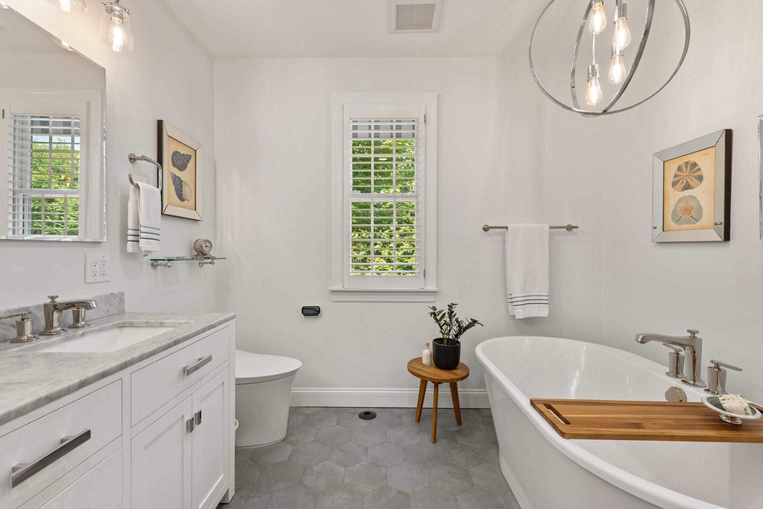 Spa-bath_85-Osborne-Place-Fairfield-CT_037.jpg