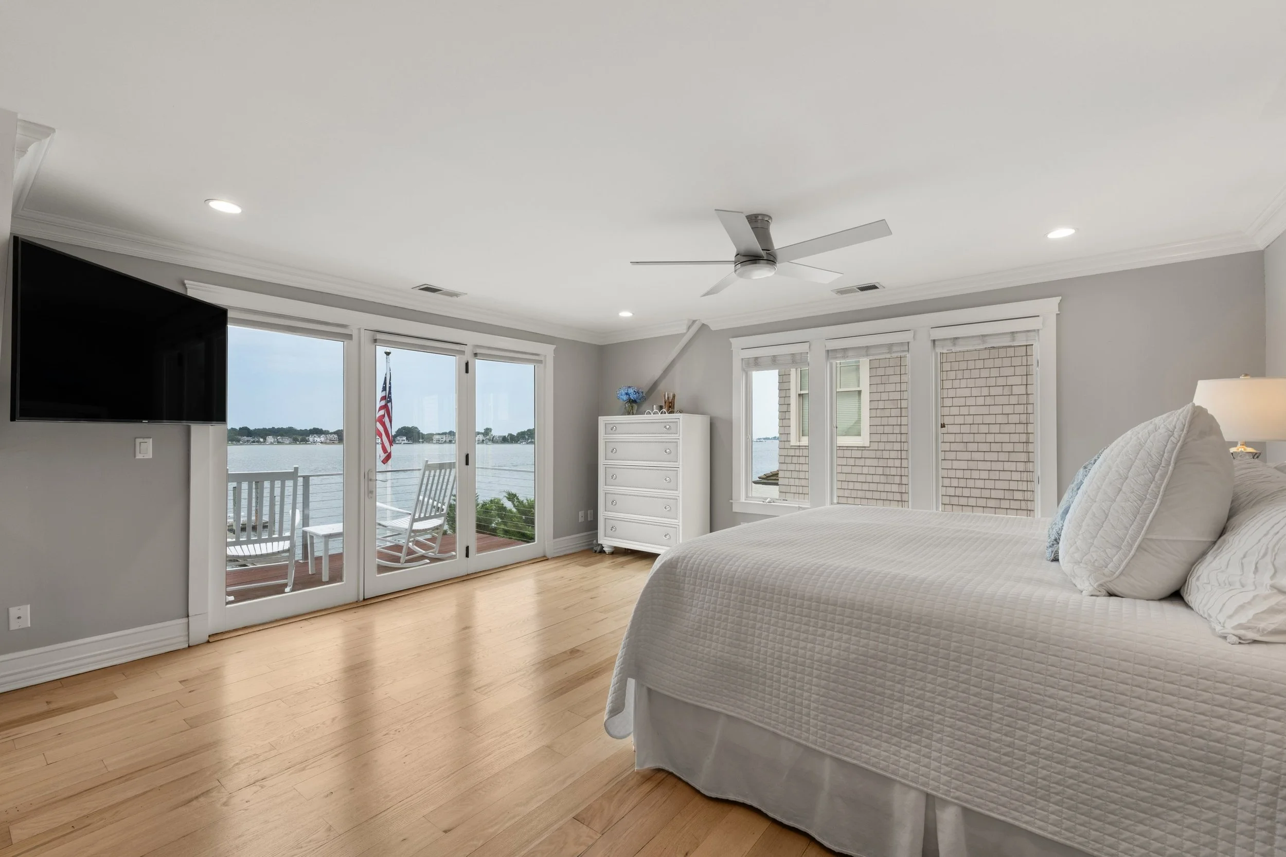 Primary-suite_30-Shorefront-Park-Norwalk-CT_054.jpg