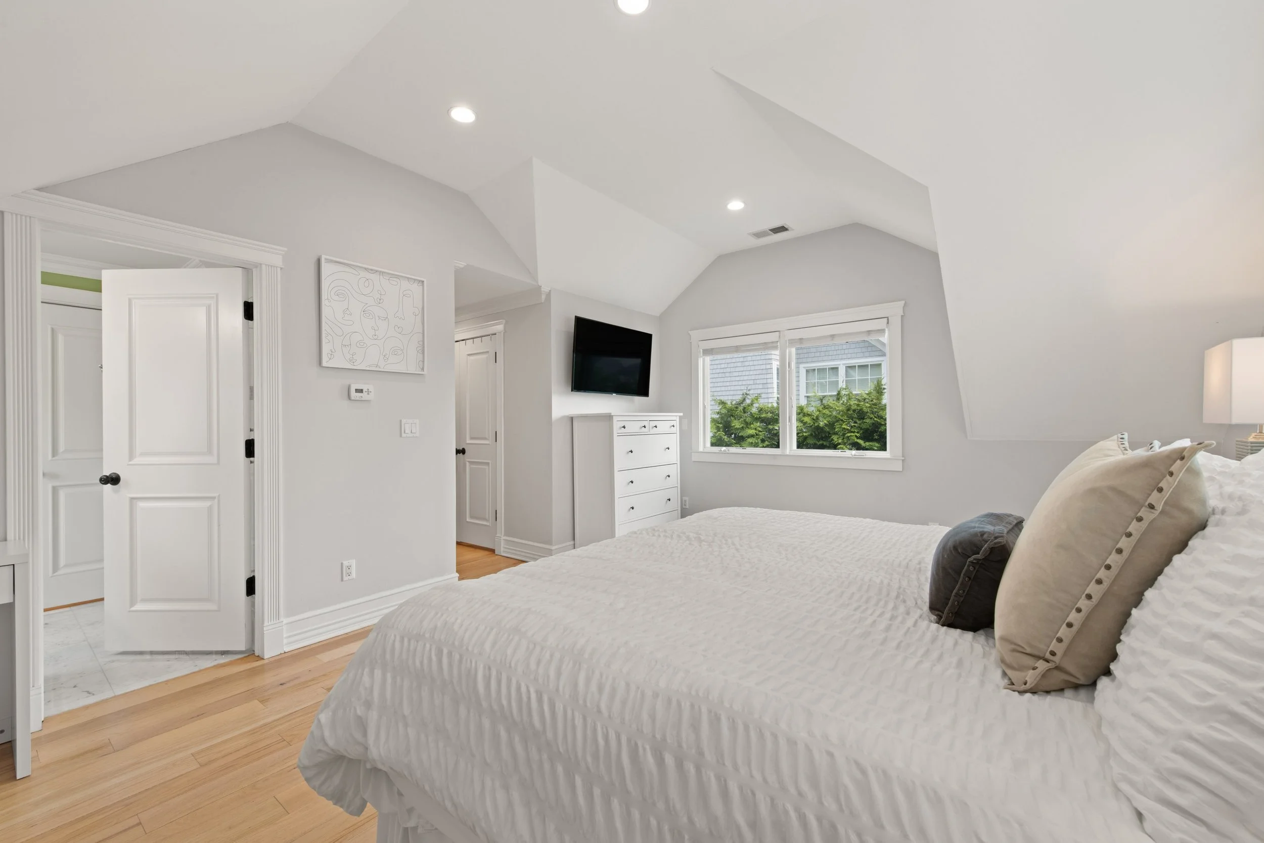 Ensuite_30-Shorefront-Park-Norwalk-CT_063.jpg