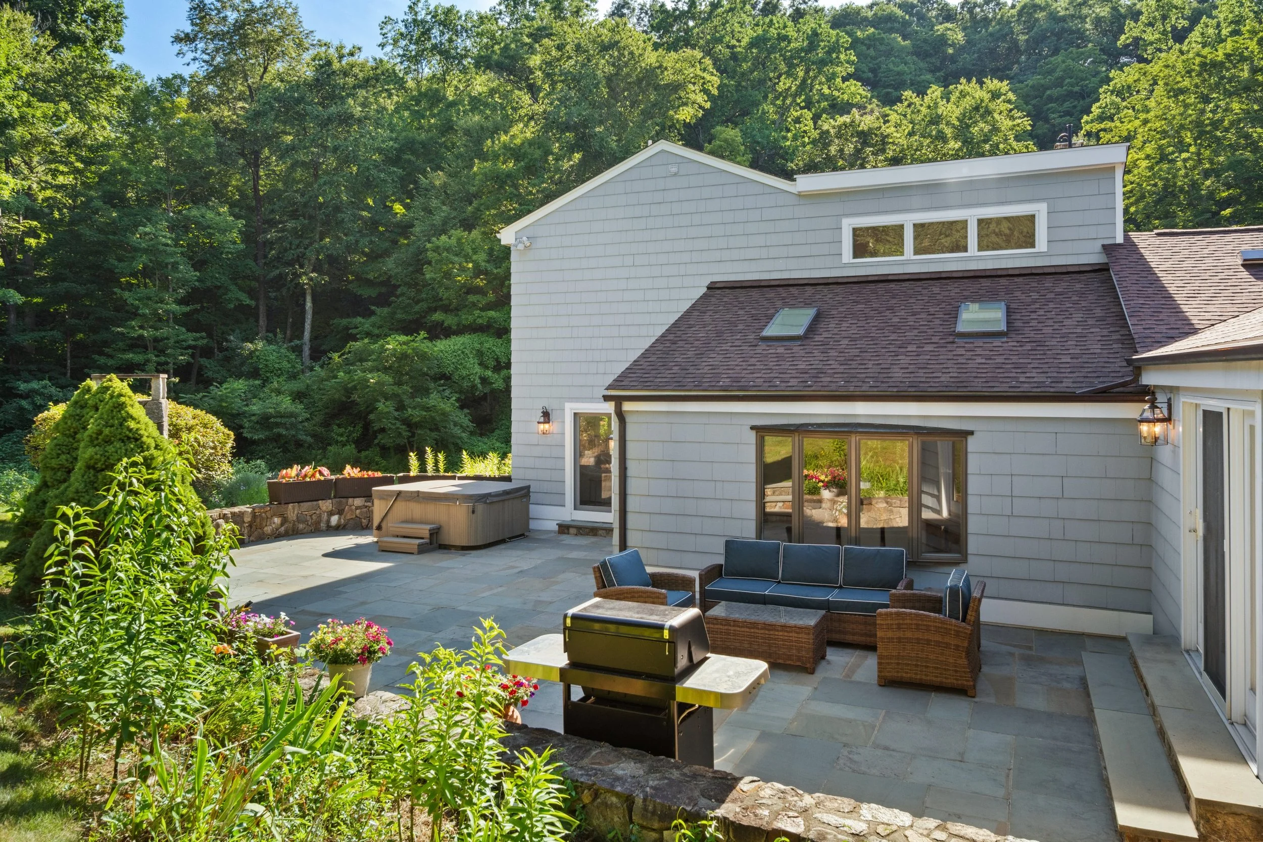 Back-patio_130-Blue-Ridge-Road-Wilton-CT_009-.JPG