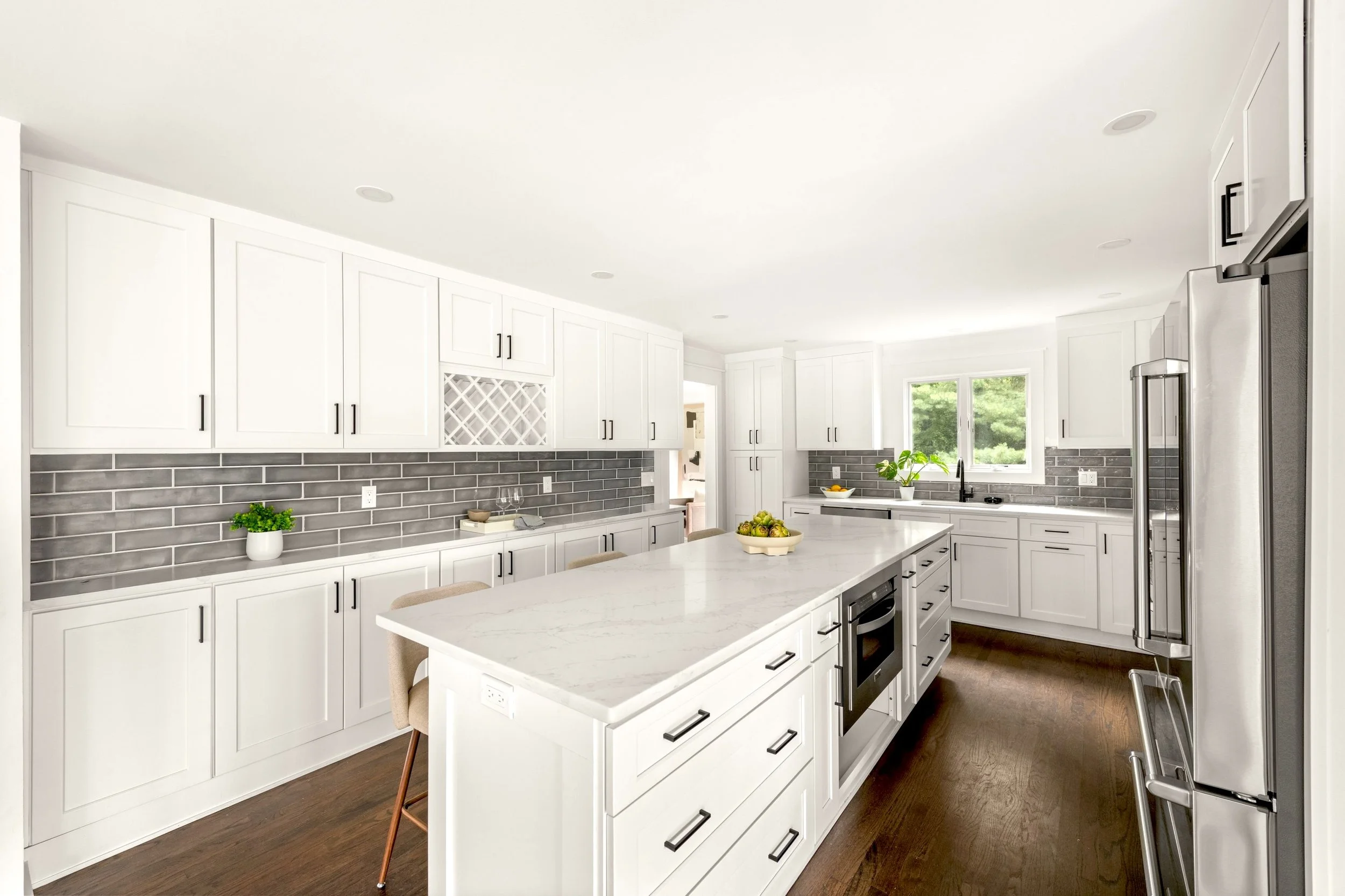Kitchen-center-island_418-Morehouse-Road-Easton-CT_039-.jpg