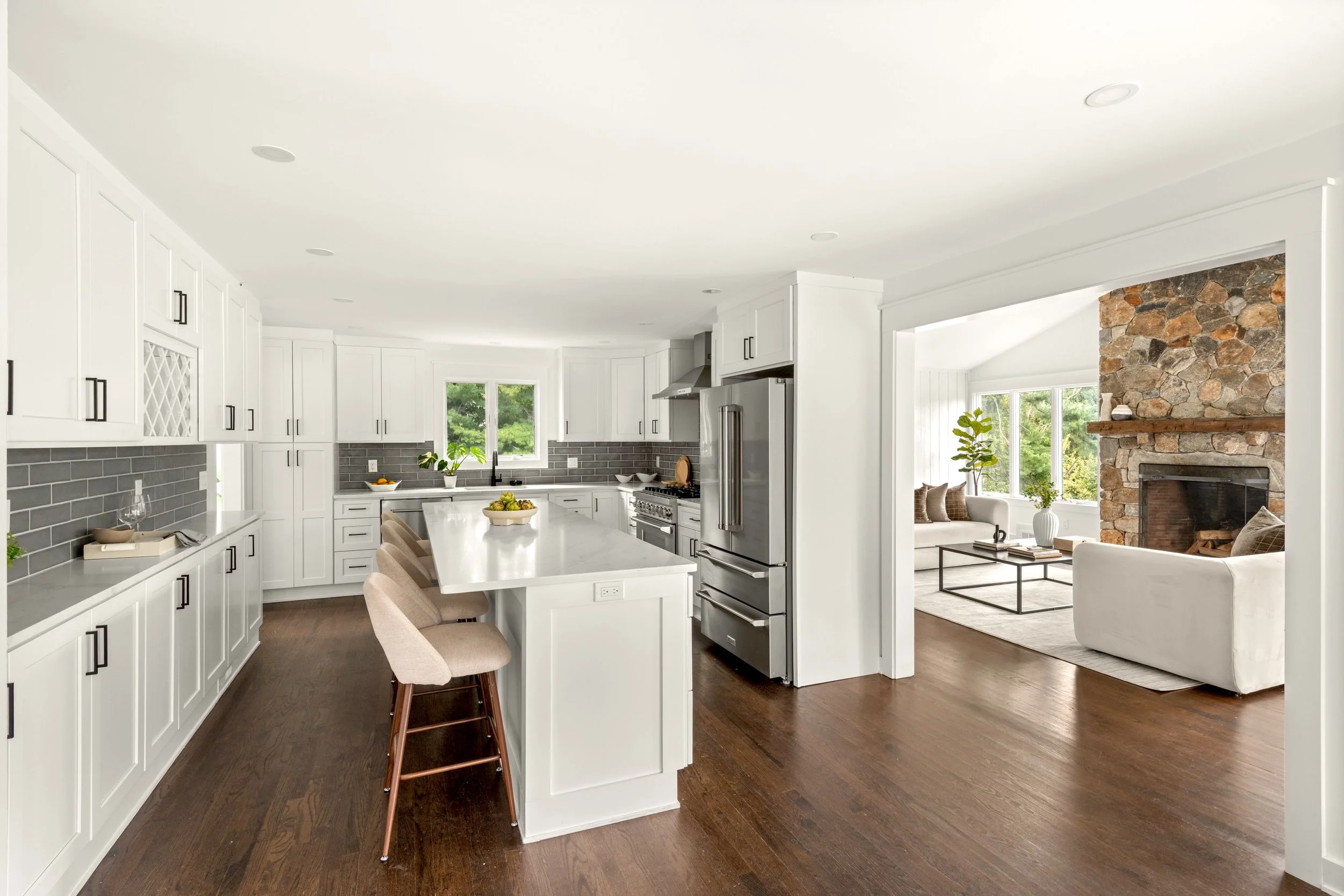 Kitchen-to-great-room_418-Morehouse-Road-Easton-CT_036-.jpg