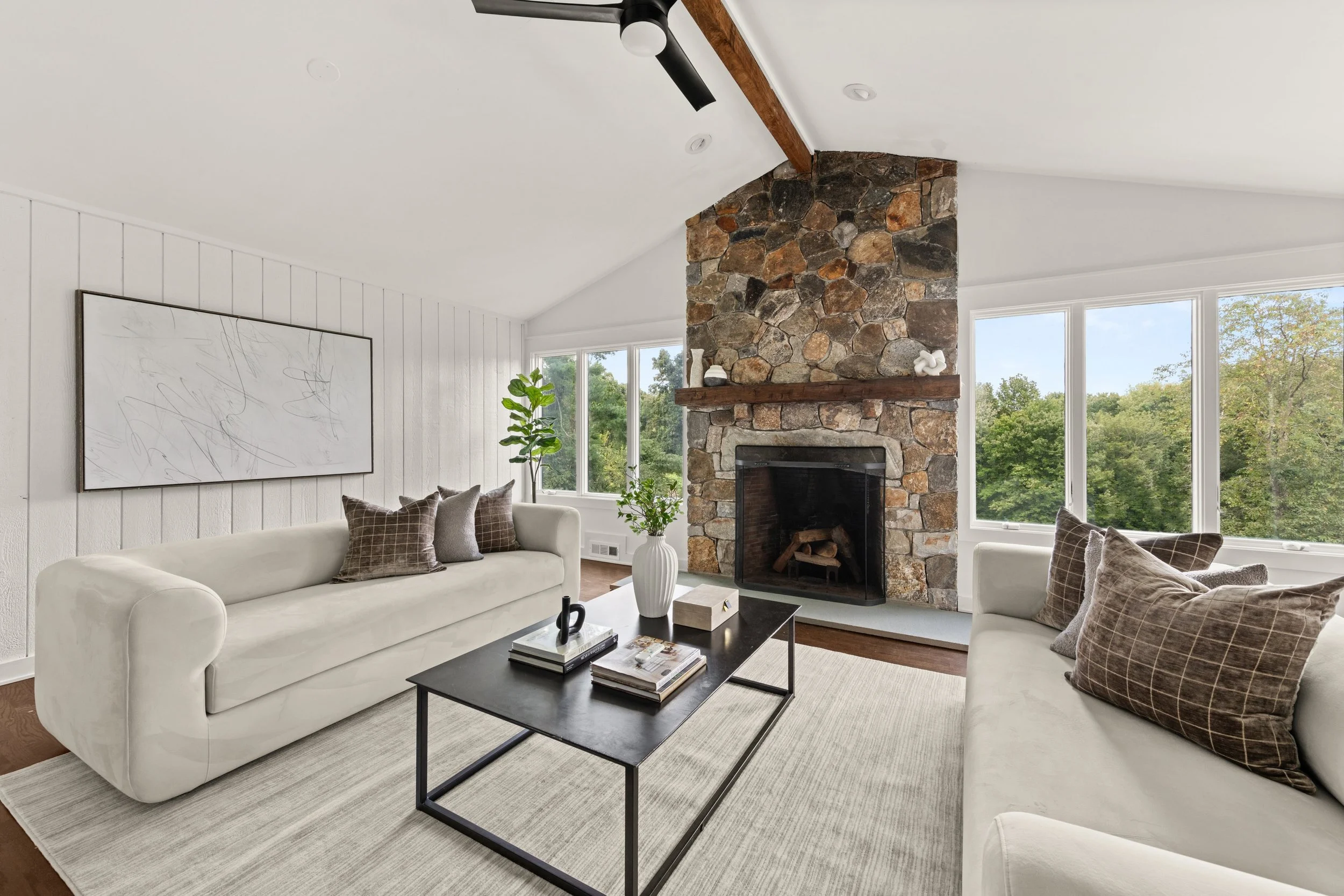 Fireplace-great-room_418-Morehouse-Road-Easton-CT_044-.jpg