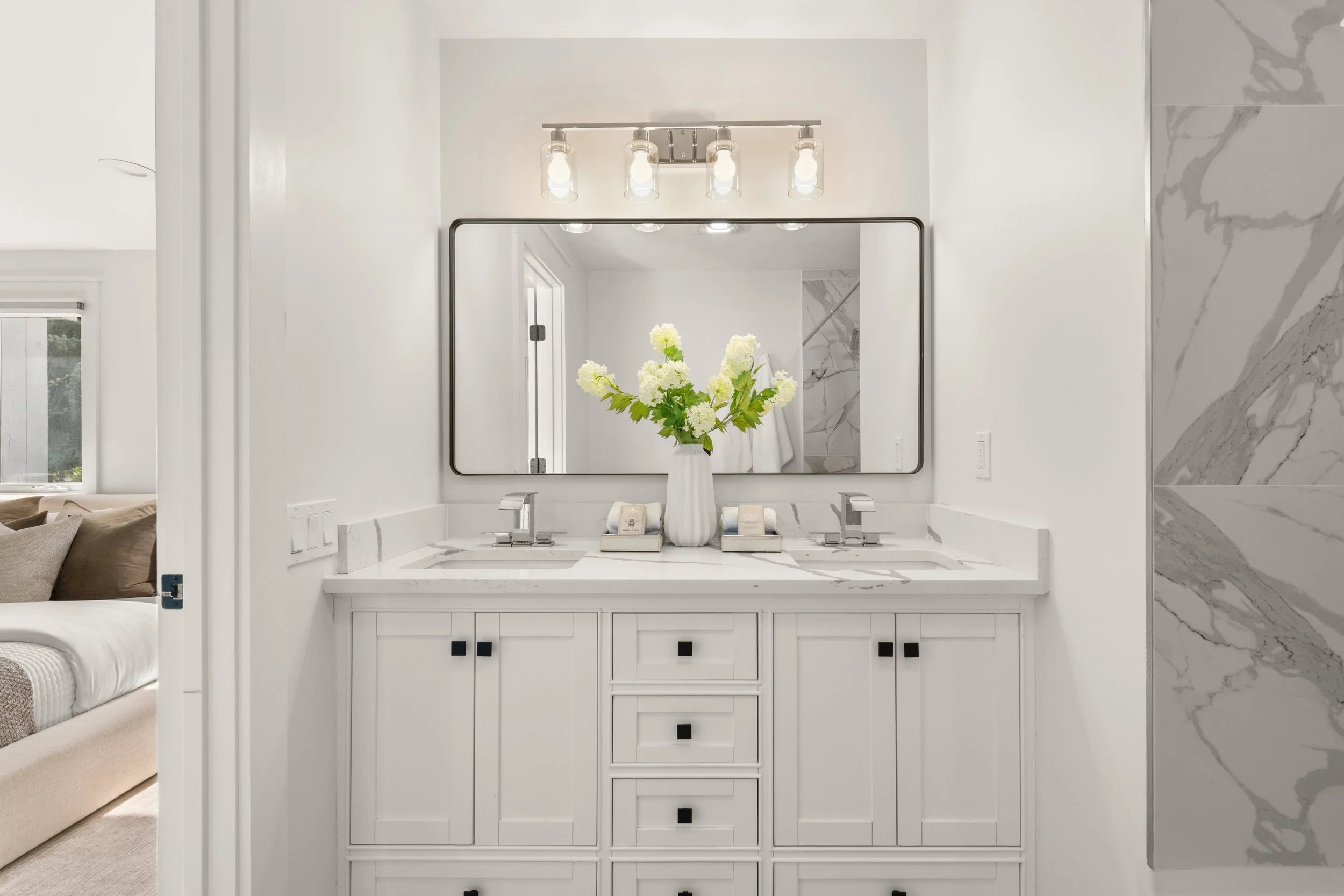 First-floor-primary-bath_418-Morehouse-Road-Easton-CT_055-.jpg