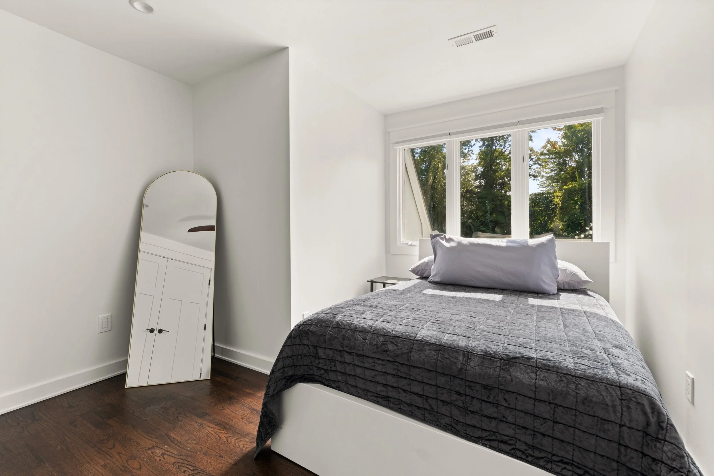 Bedroom_418-Morehouse-Road-Easton-CT_059-.jpg