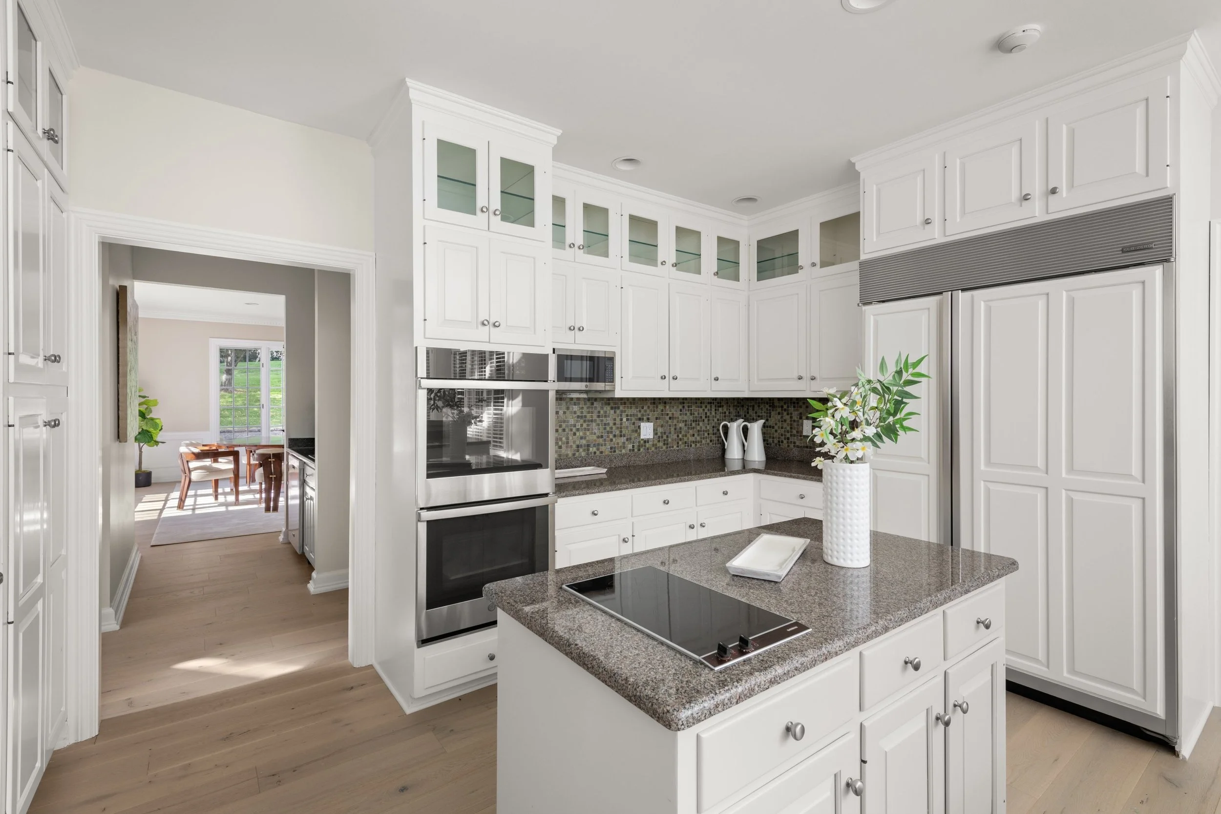 Kitchen-from-dining_30-Soundview-Farm-Road-Weston-CT_057-.jpg
