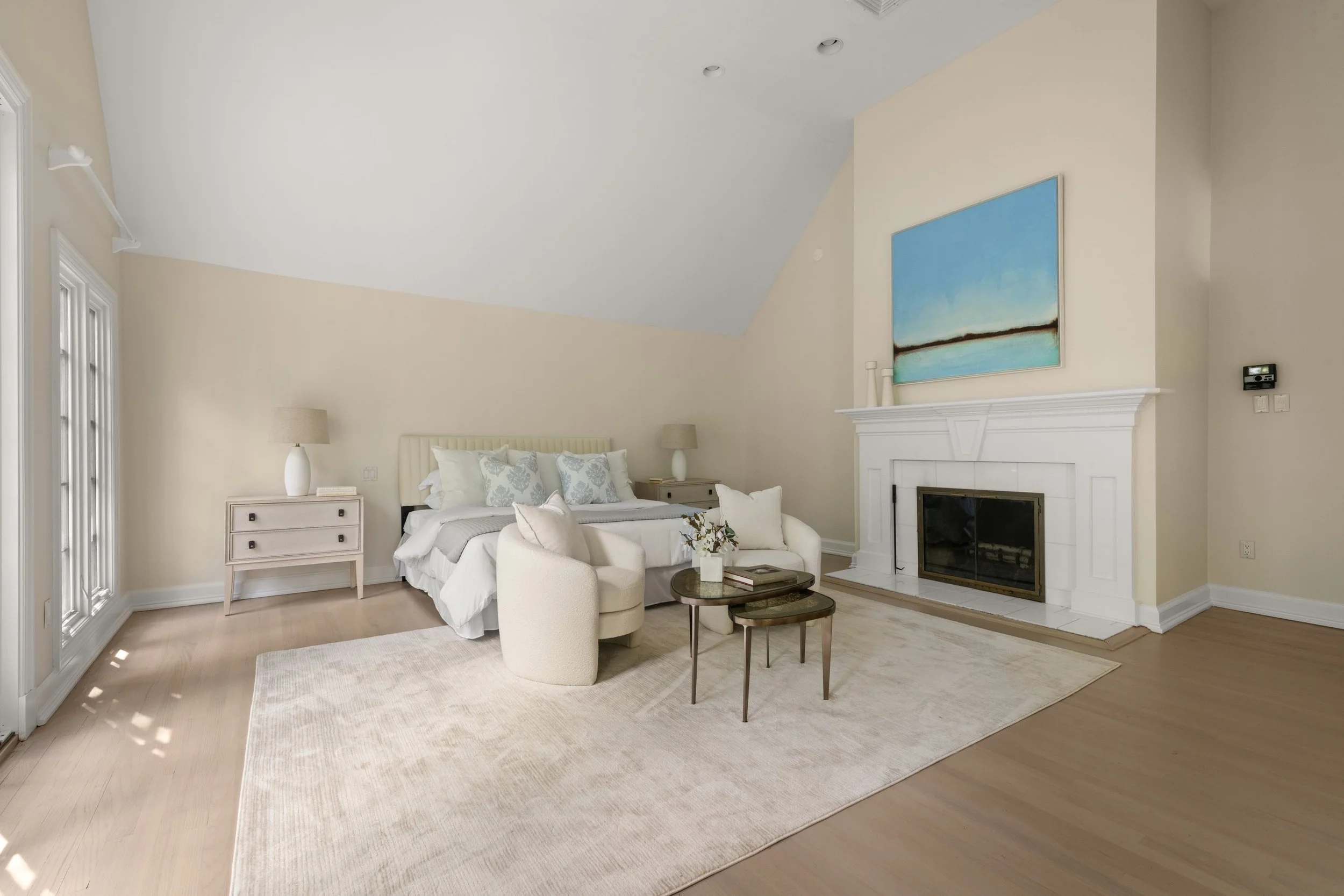 Primary-suite-with-fireplace_30-Soundview-Farm-Road-Weston-CT_065-.jpg