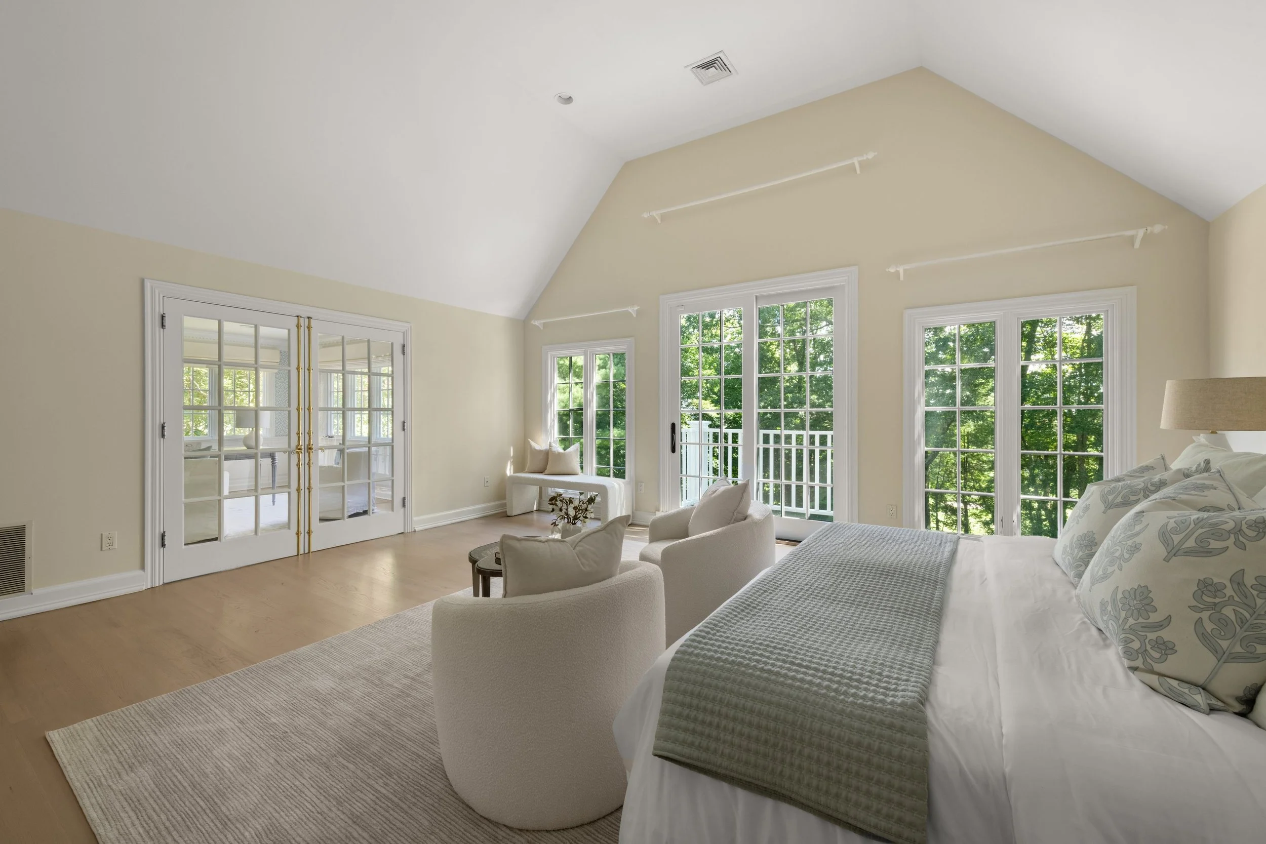 Primary-suite_30-Soundview-Farm-Road-Weston-CT_066-.jpg