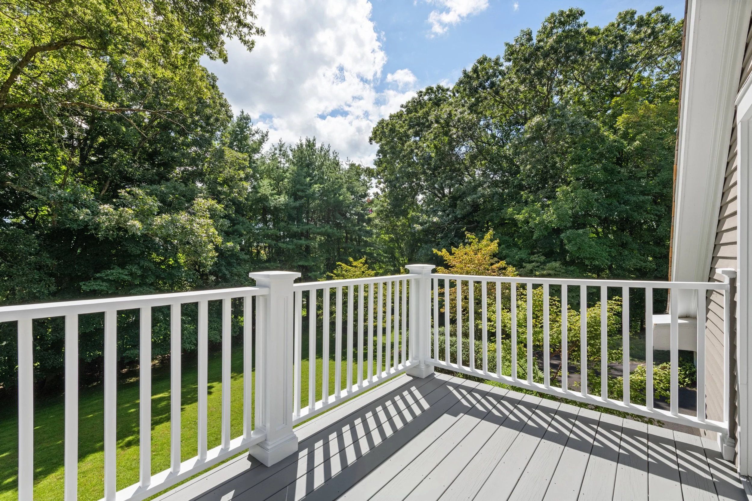 Private-balcony_30-Soundview-Farm-Road-Weston-CT_084-.jpg