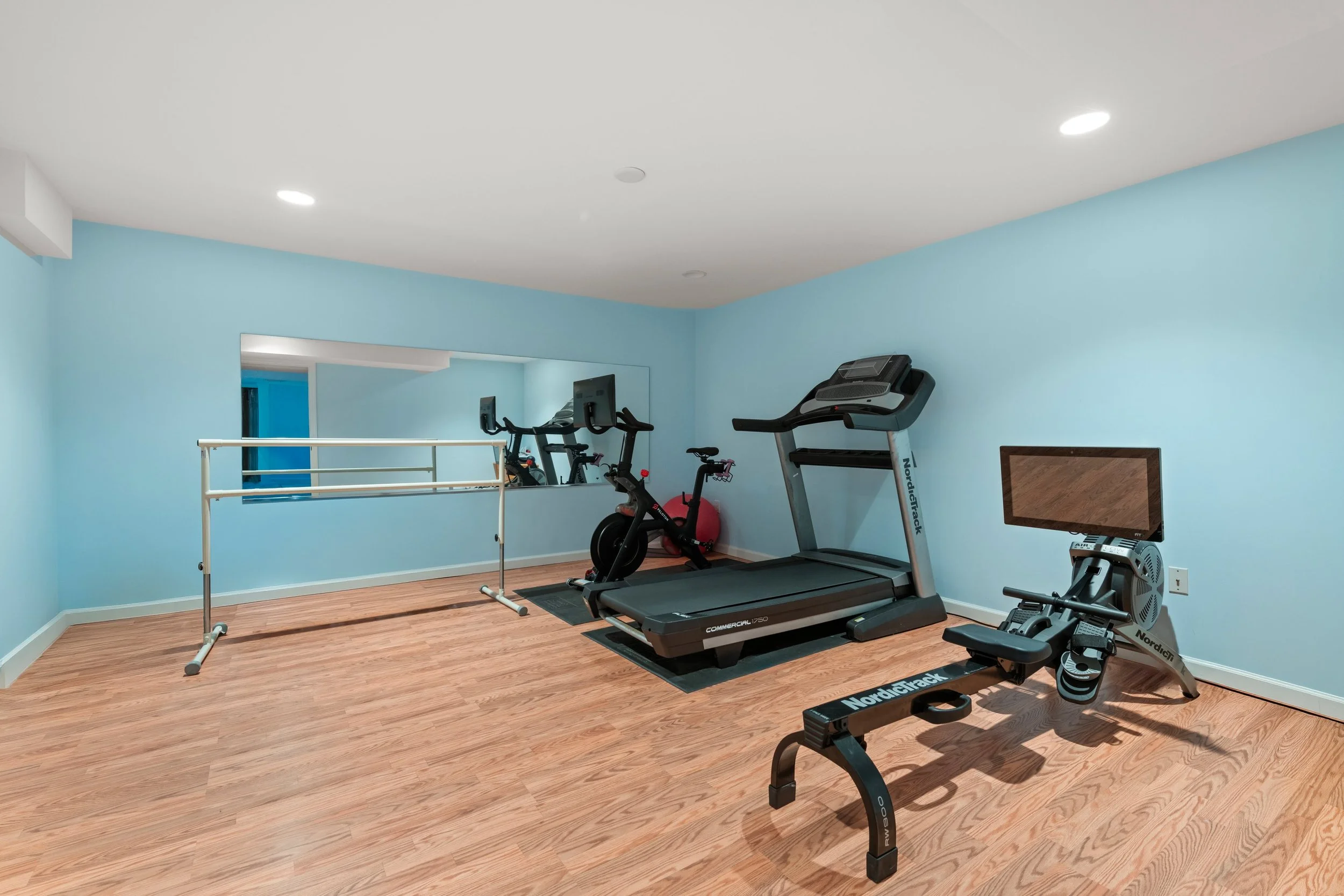 Lower-level-gym_30-Soundview-Farm-Road-Weston-CT_086-.jpg