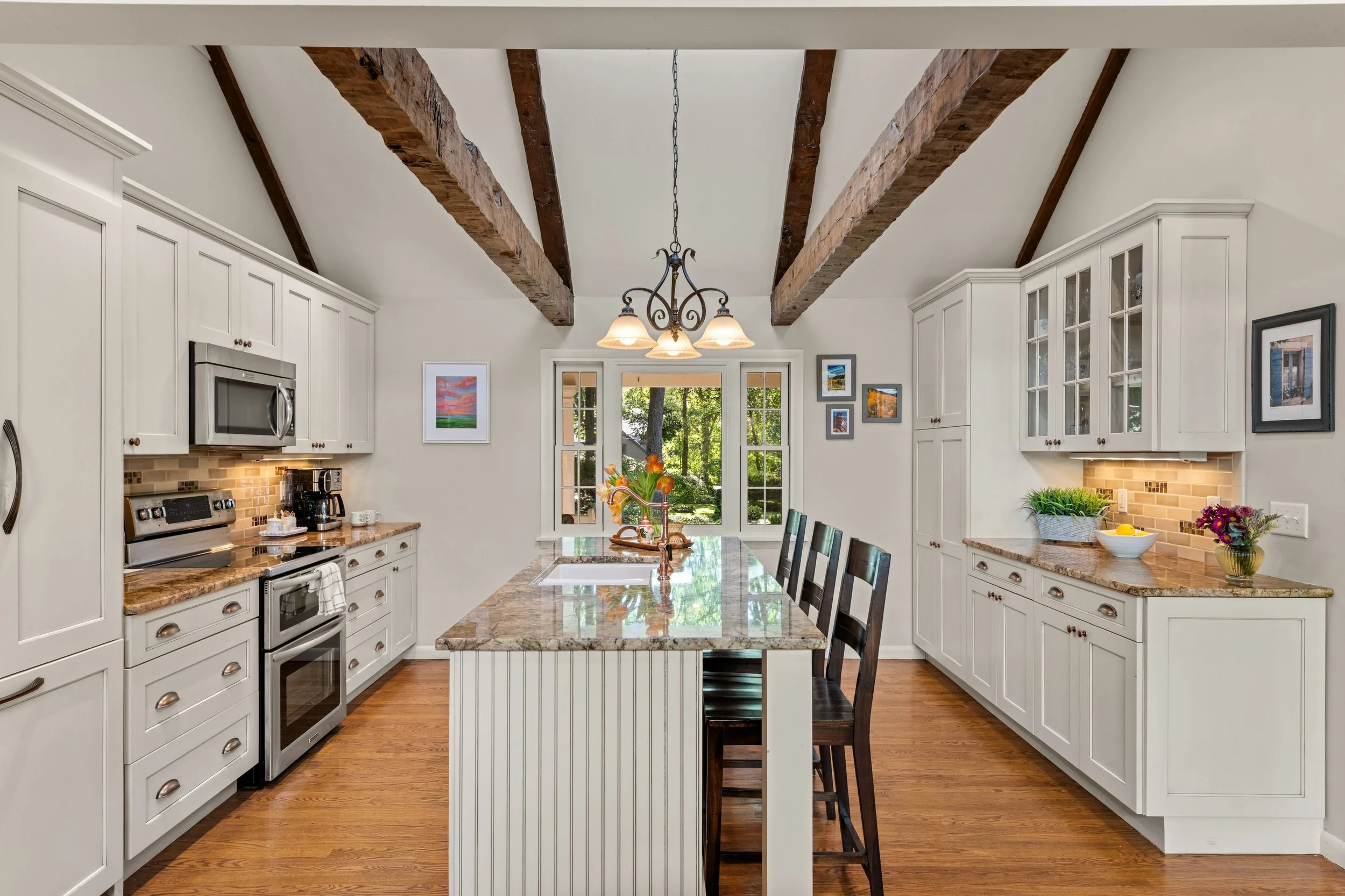Kitchen_228-Bayberry-Lane-Westport-CT_035-.JPG