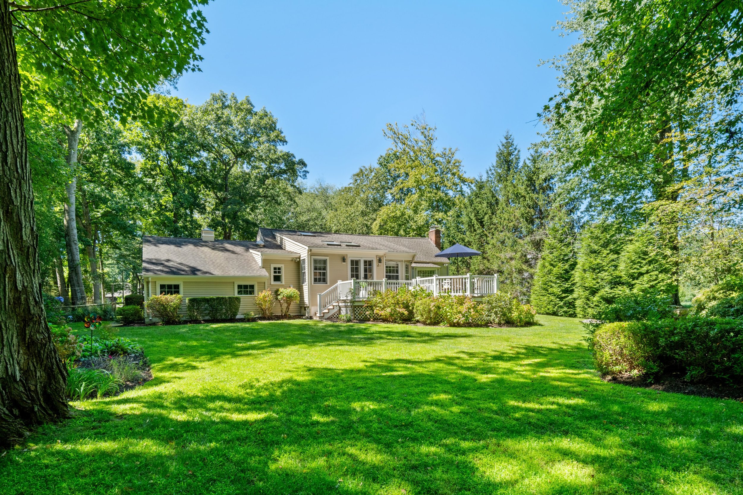 Backyard_228-Bayberry-Lane-Westport-CT_009-.JPG