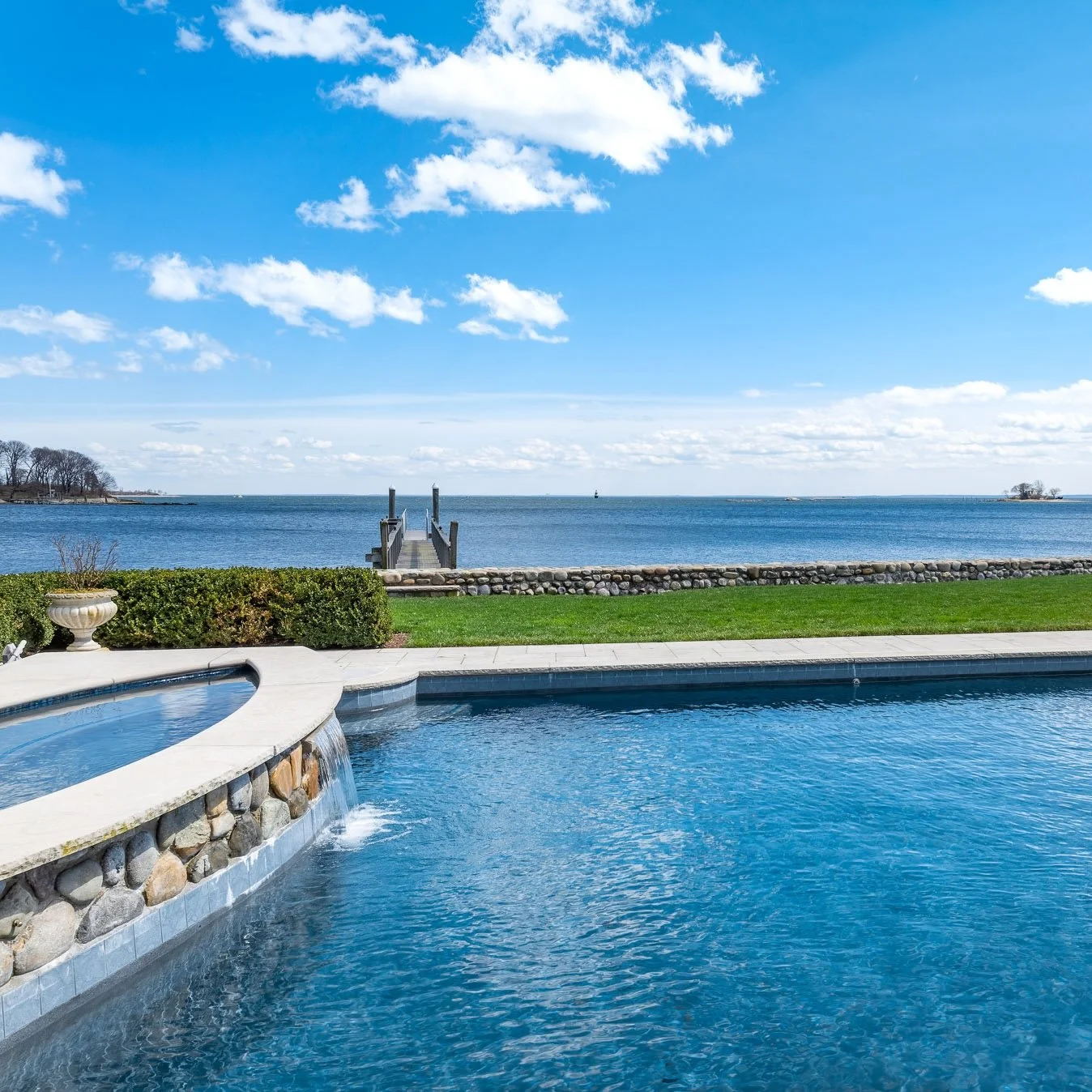 No words.

It takes a true professional to capture the emotion of waterfront living in one image. 🙏 @danielmilsteinphotography 

Ready to make it your own paradise on Long Island Sound? Connecticut calm, just 45 miles from NYC

10 Shorehaven Road
$1