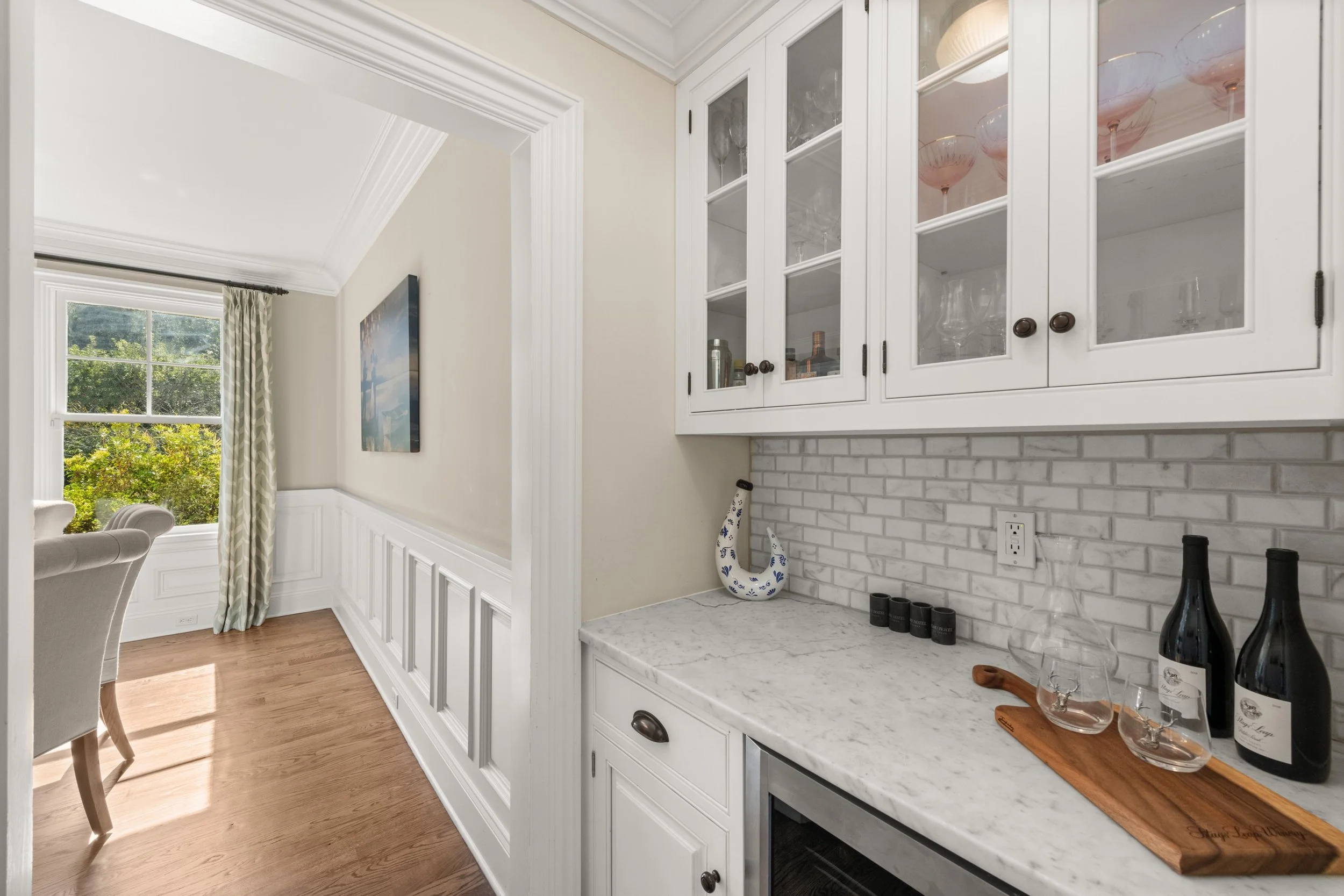 Butlers-pantry_7-Elizabeth-Drive-Westport-CT_034.jpg