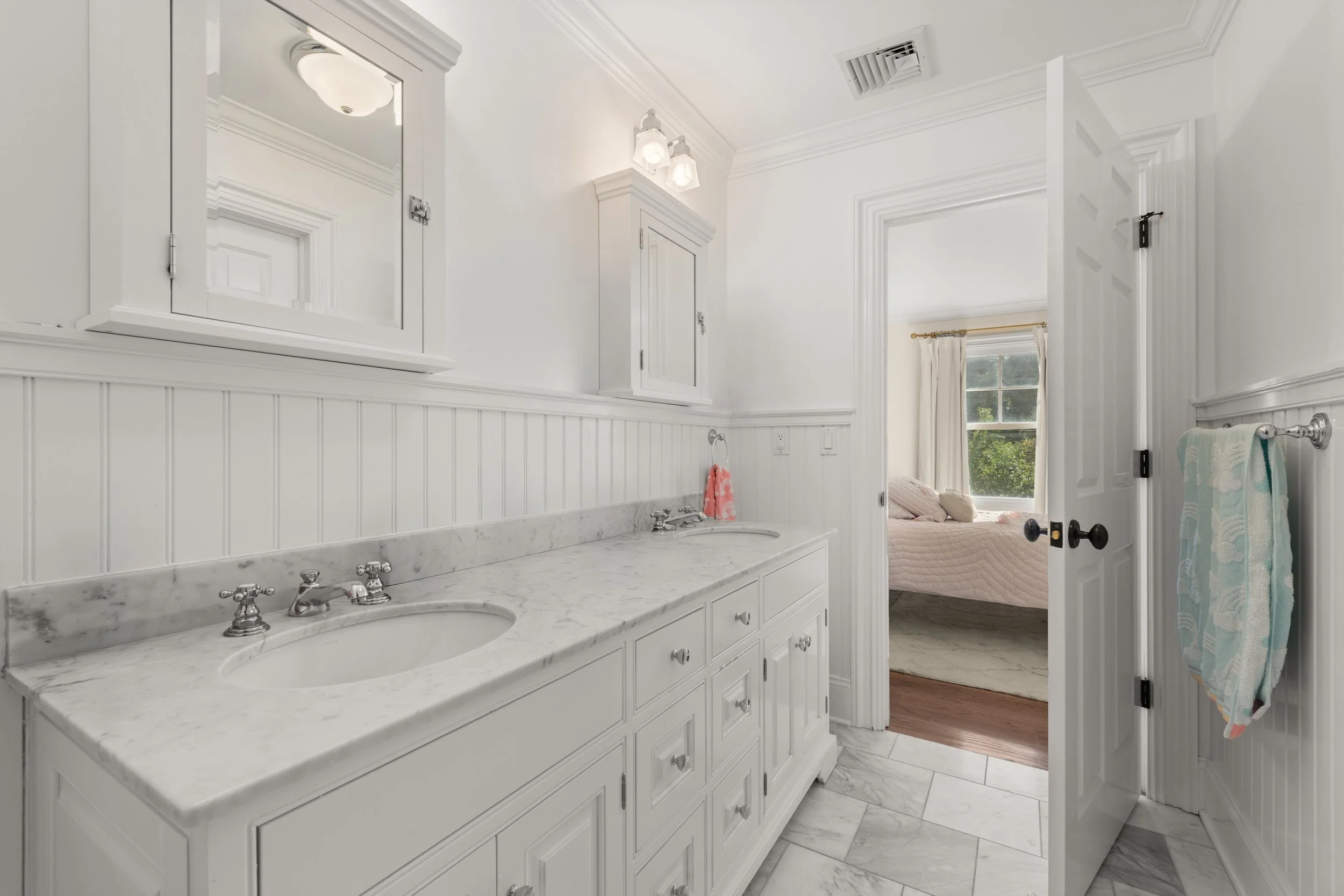 Shared-bath_7-Elizabeth-Drive-Westport-CT_062.jpg
