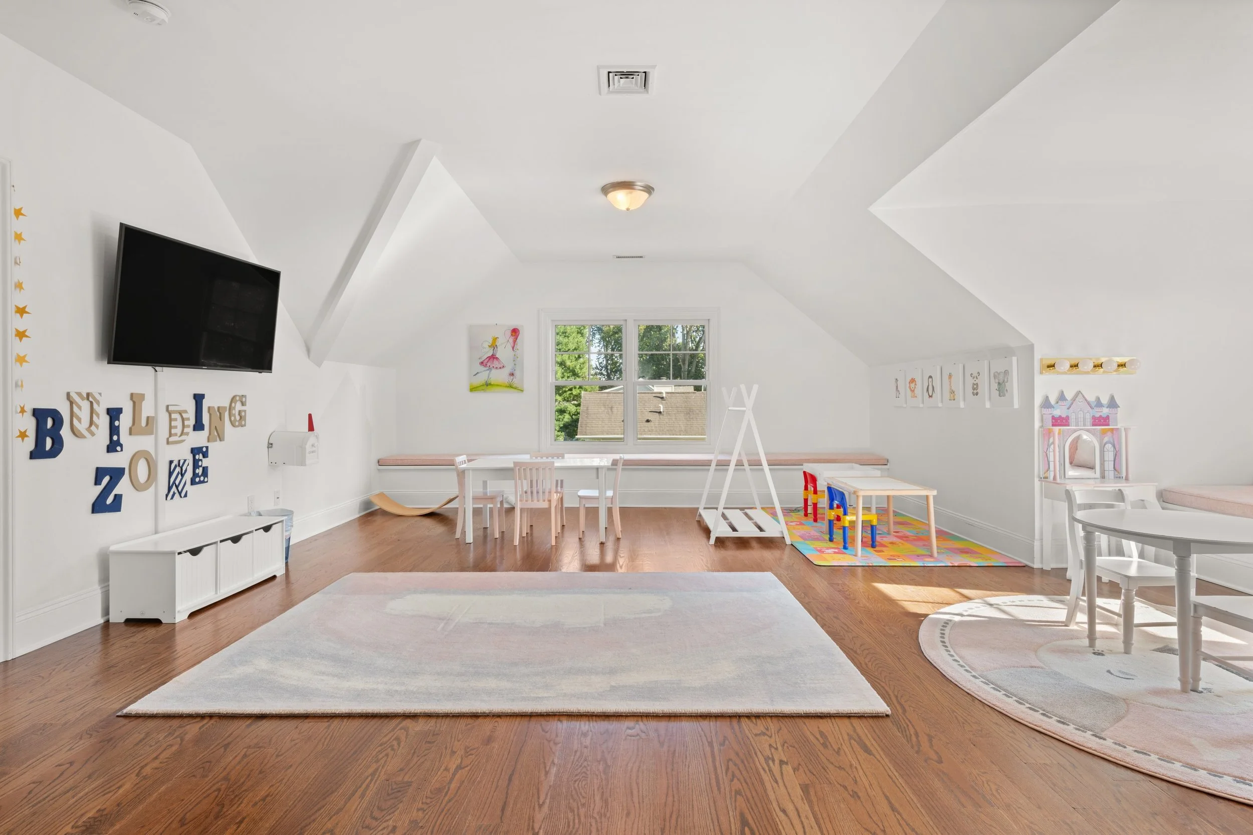 Third-floor-playspace_7-Elizabeth-Drive-Westport-CT_073.jpg