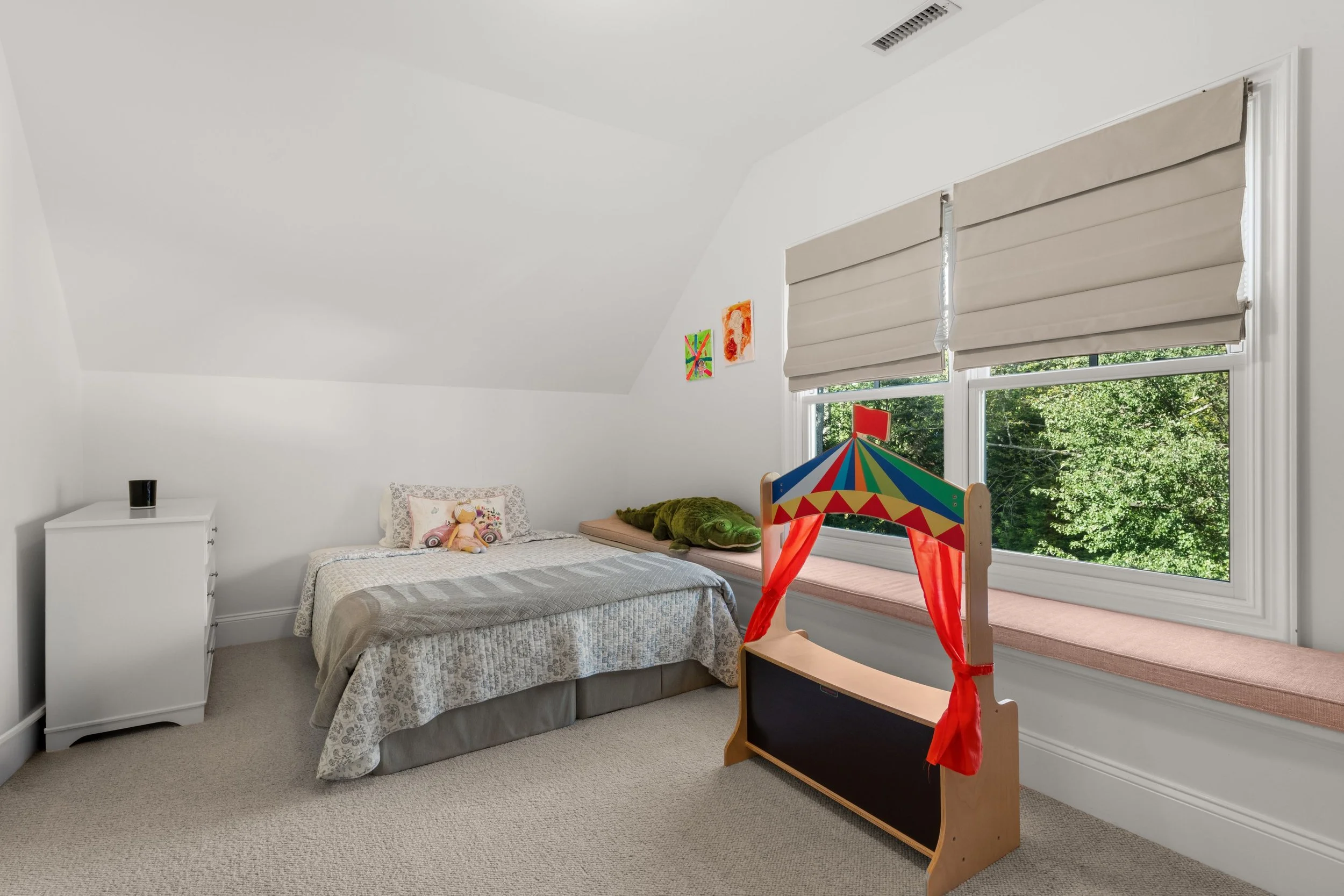 Third-floor-bedroom_7-Elizabeth-Drive-Westport-CT_075.jpg