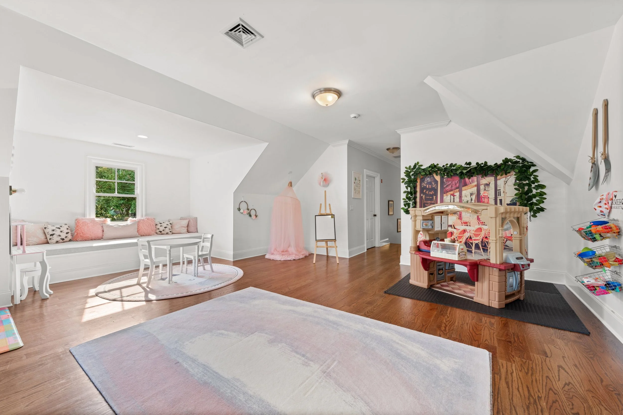 Third-floor-playspace_7-Elizabeth-Drive-Westport-CT_074.jpg