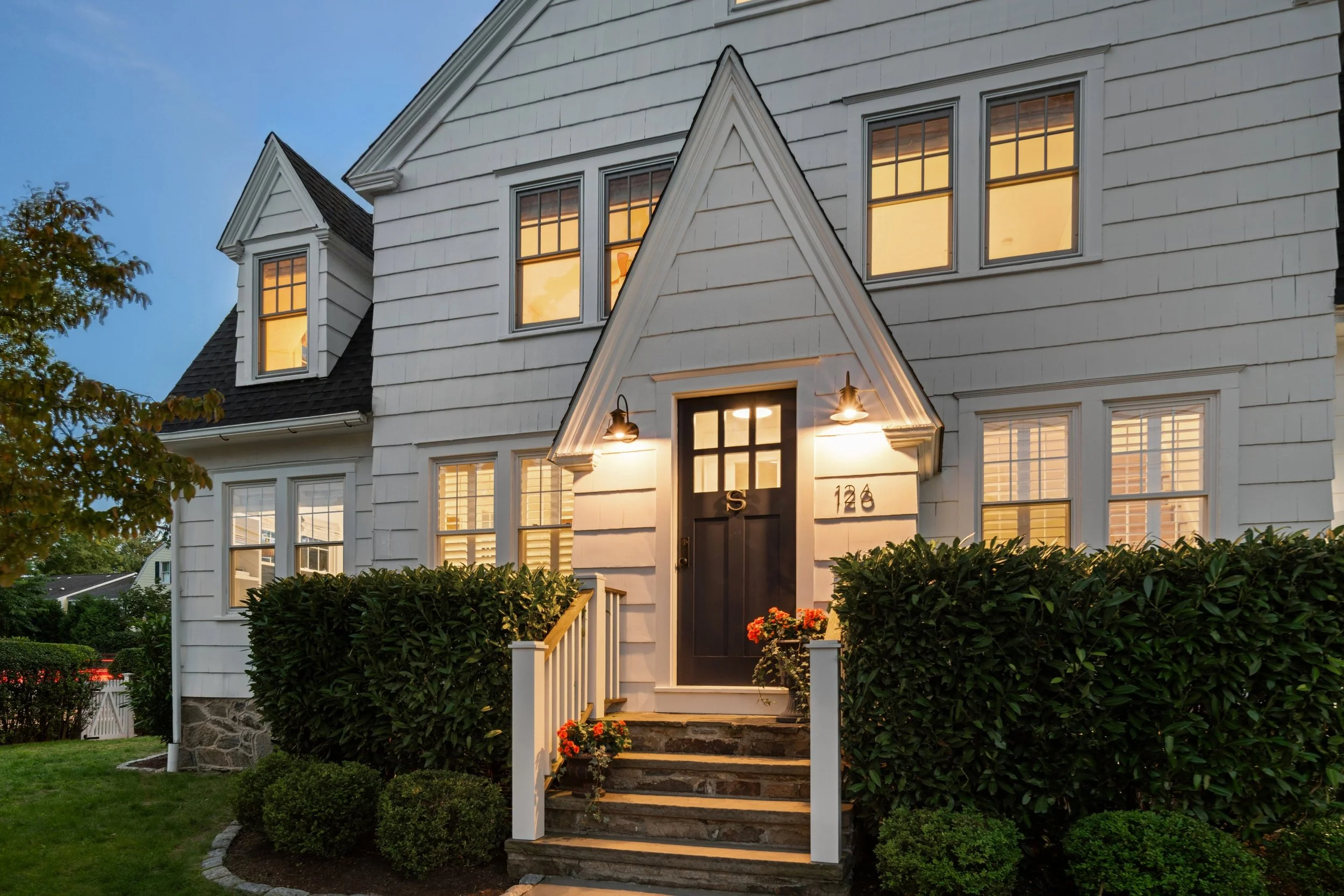 Twilight-front-of-home_126-Oldfield-Road-Fairfield-CT_027-.jpg