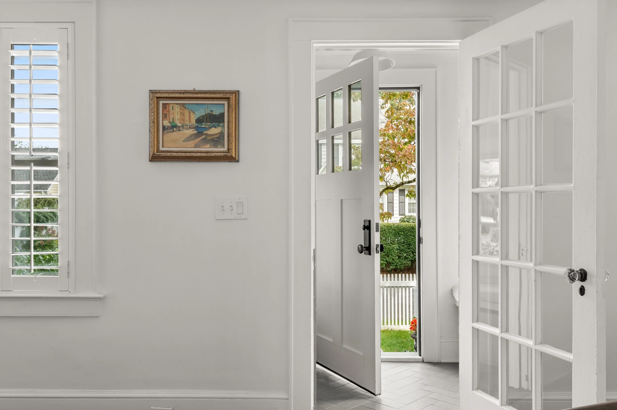 Foyer_126-Oldfield-Road-Fairfield-CT_036-.jpg