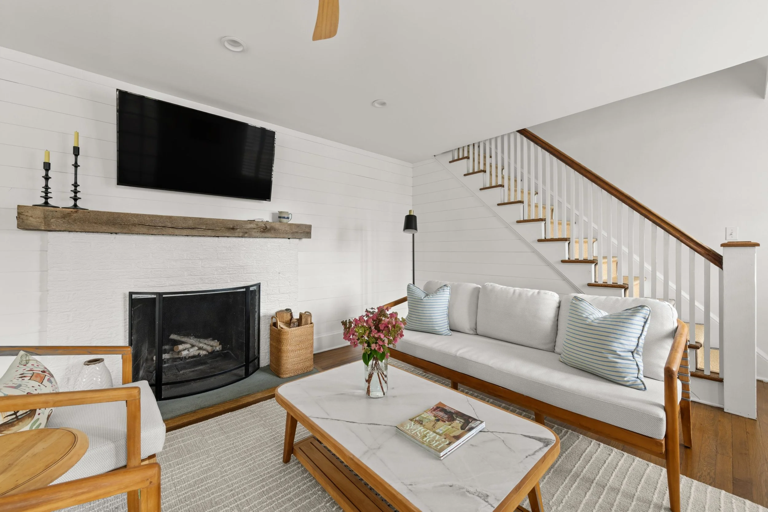 Living-room_126-Oldfield-Road-Fairfield-CT_037-.jpg