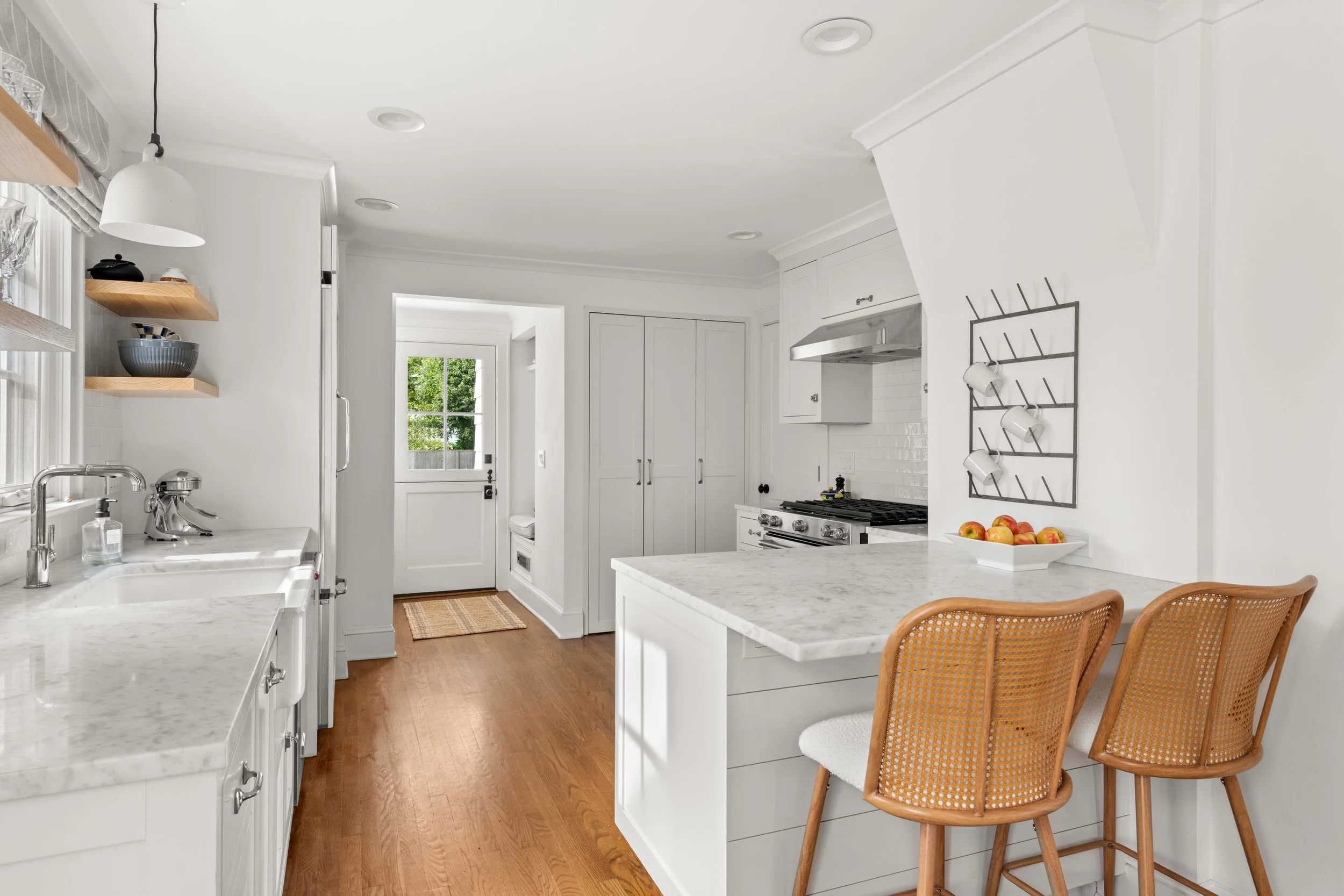 Kitchen_126-Oldfield-Road-Fairfield-CT_050-.jpg