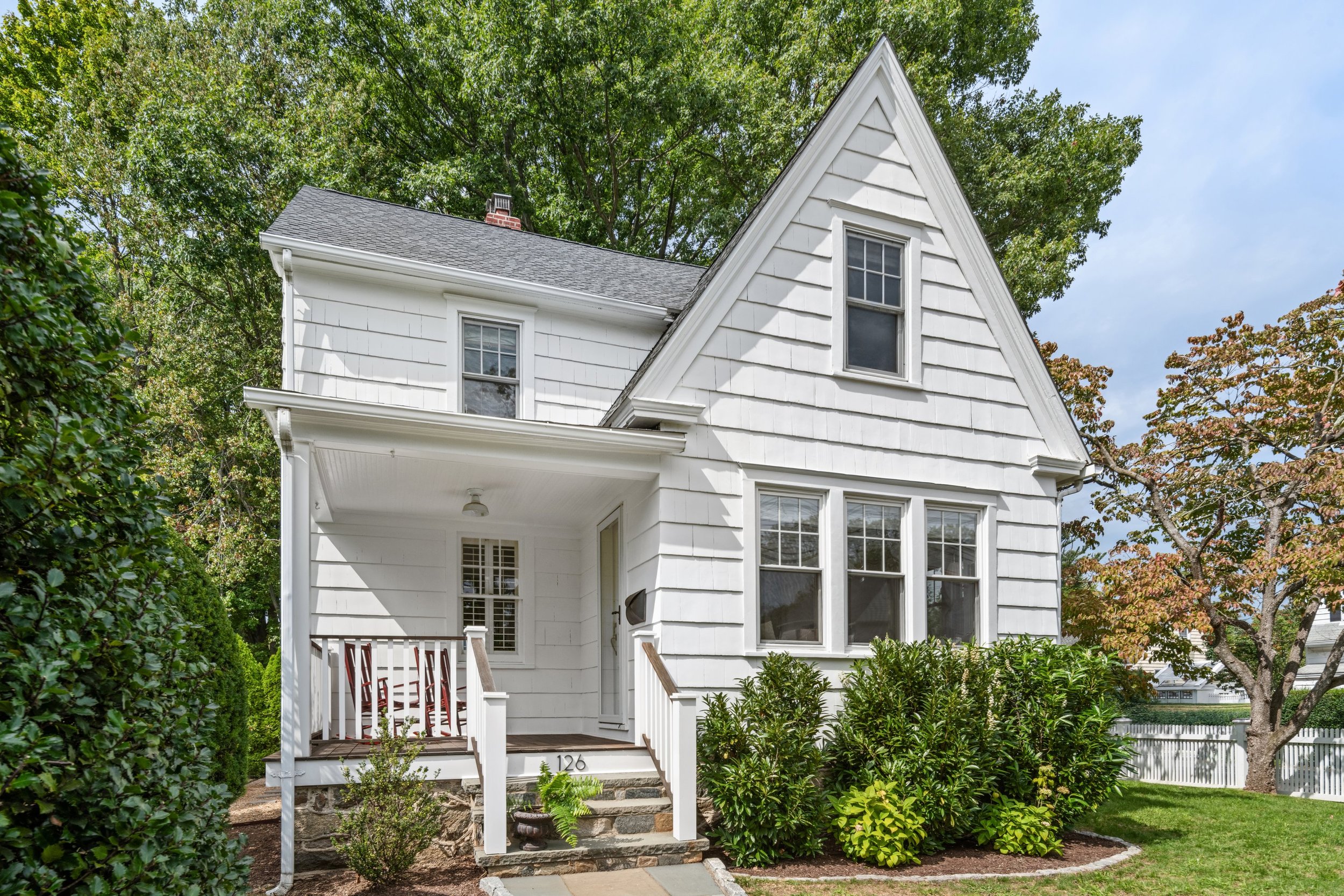 Side-porch_126-Oldfield-Road-Fairfield-CT_003-.jpg