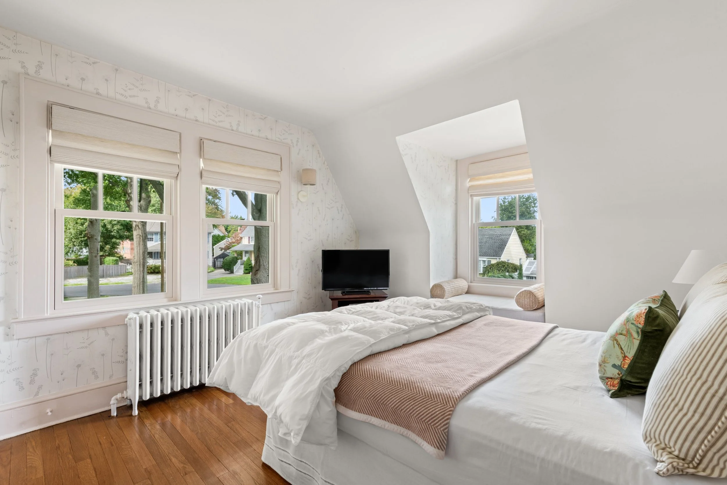 Bedroom_126-Oldfield-Road-Fairfield-CT_059-.jpg