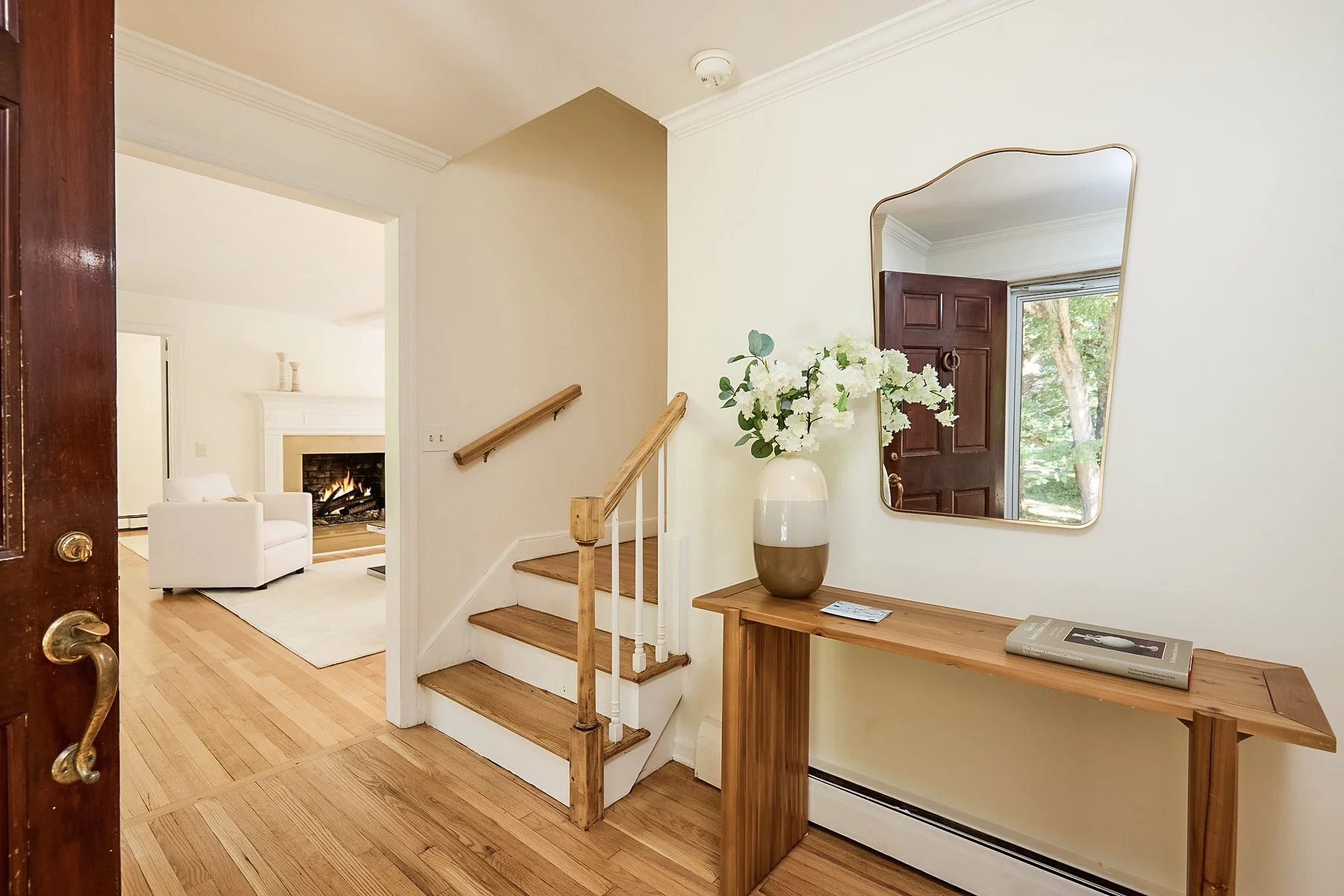 Foyer__4-Surrey-Lane-Westport-CT_028.jpg