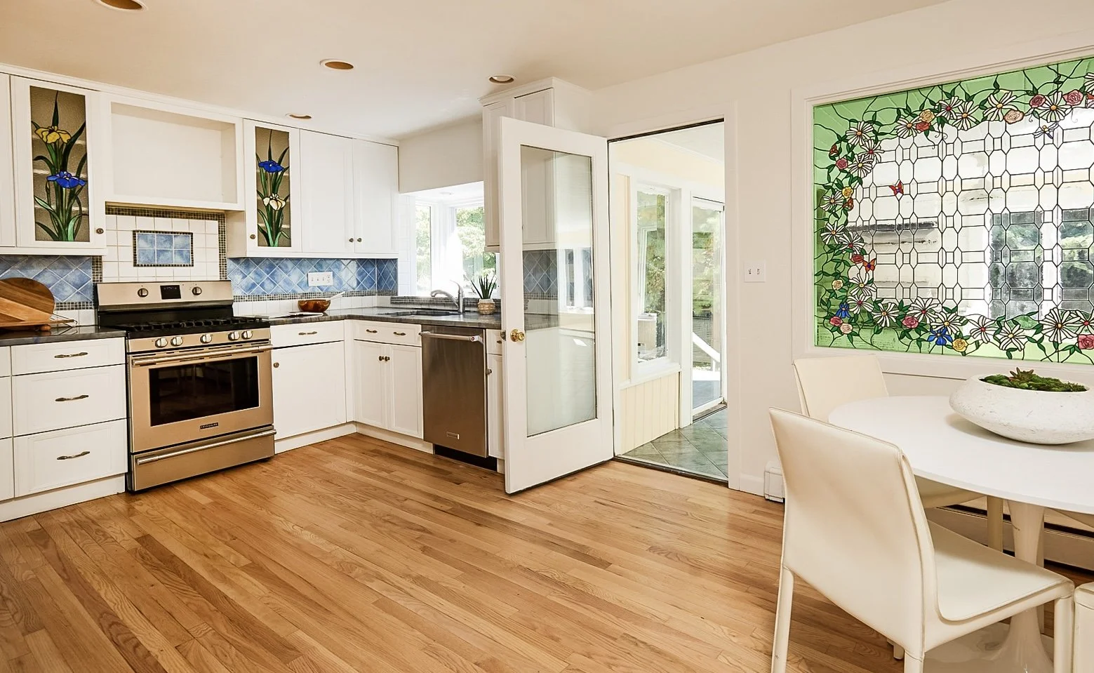 Kitchen-to-sunroom__4-Surrey-Lane-Westport-CT_035.jpg
