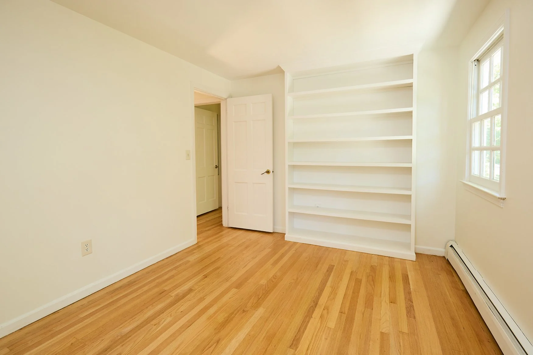 Bedroom__4-Surrey-Lane-Westport-CT_063.jpg