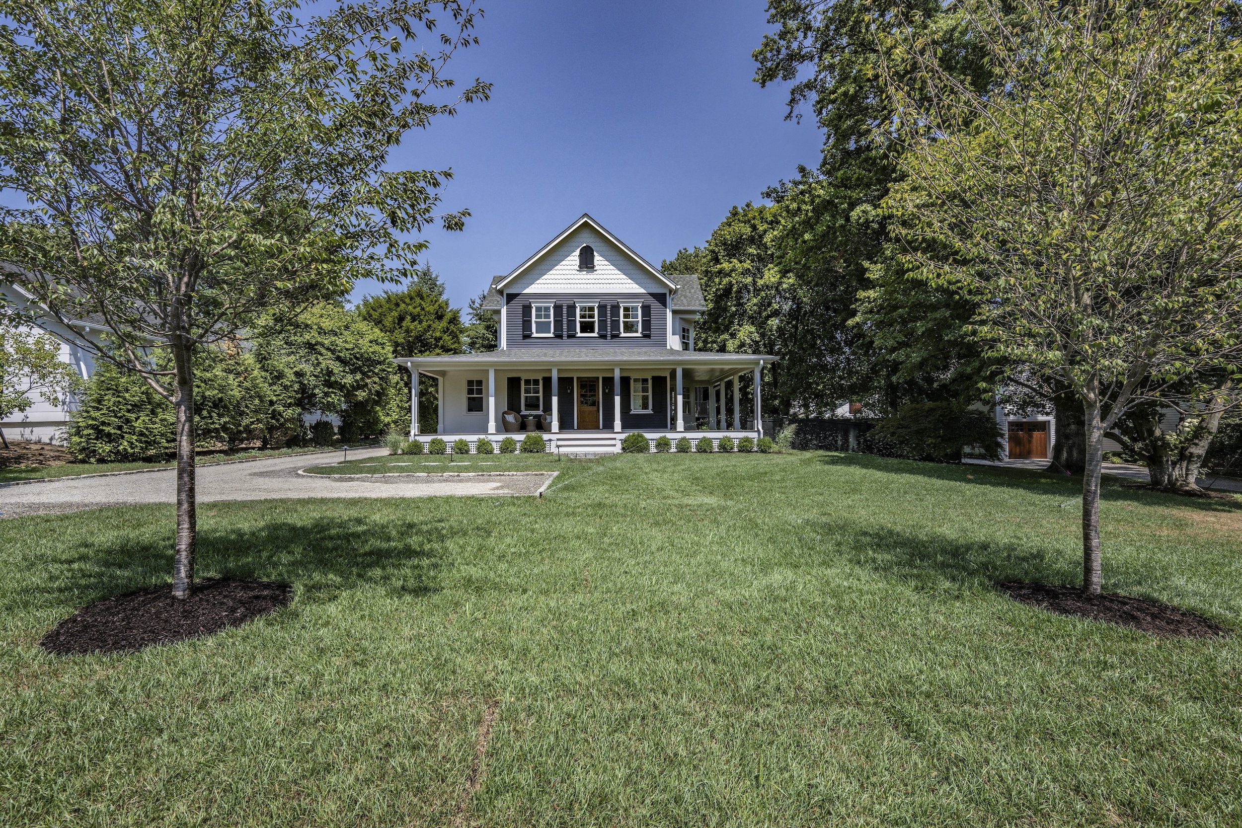Front-of-home_26-Treadwell-Ave-Westport-CT-06880_1064.jpg