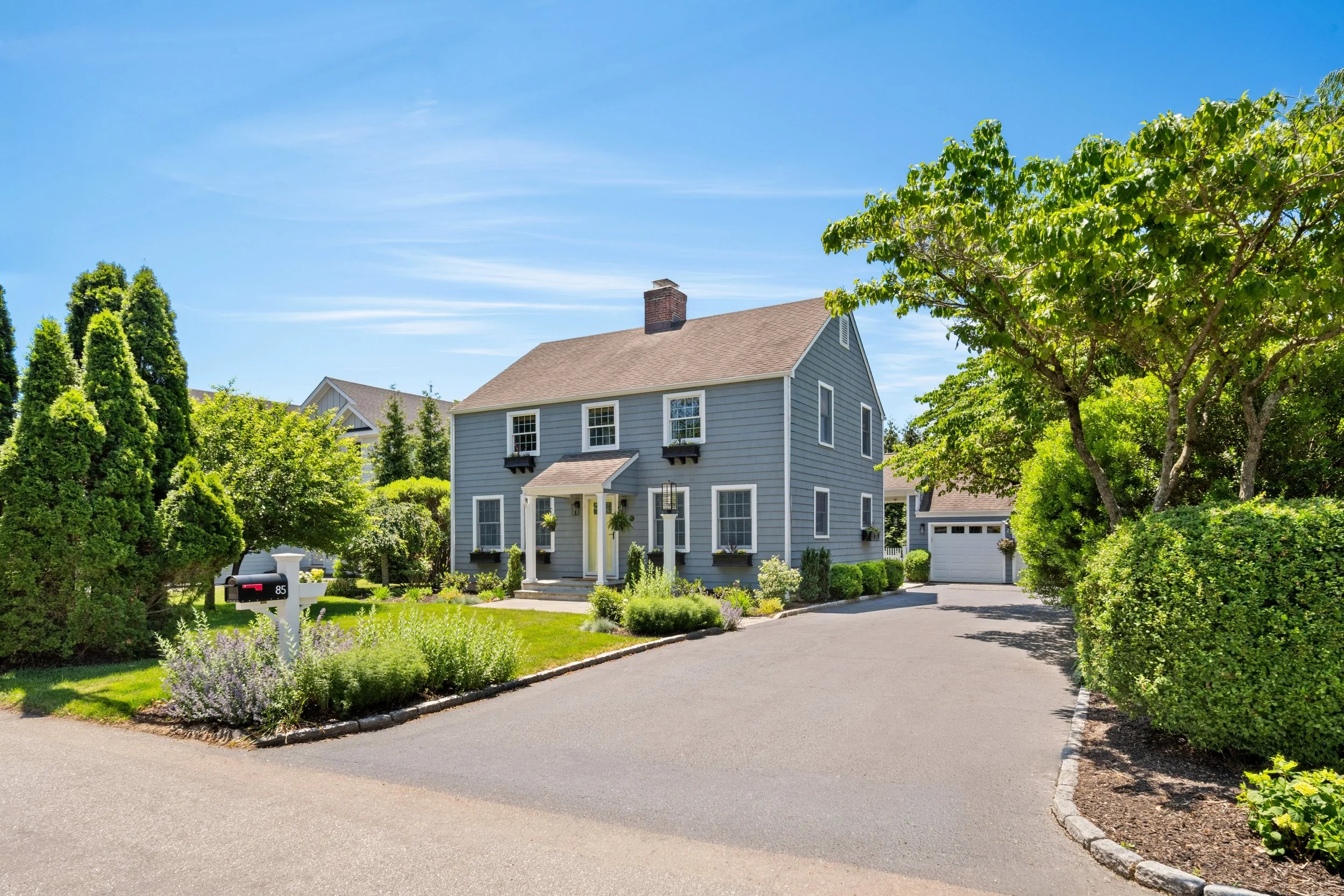 Front-Approach_85-Osborne-Place-Fairfield-CT_002--jpg.jpg