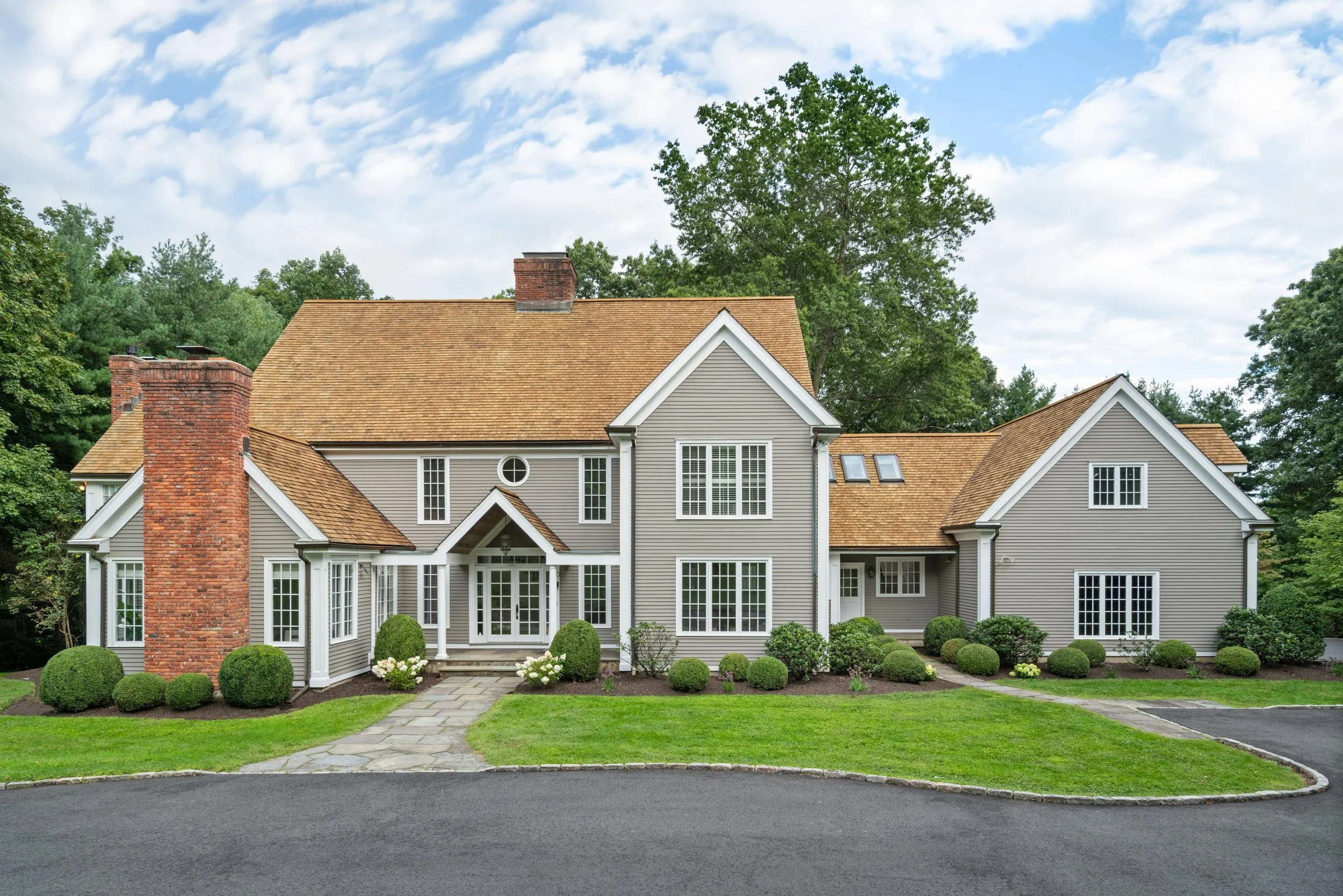 Front-of-home_30-Soundview-Farm-Road-Weston-CT_002-.jpg