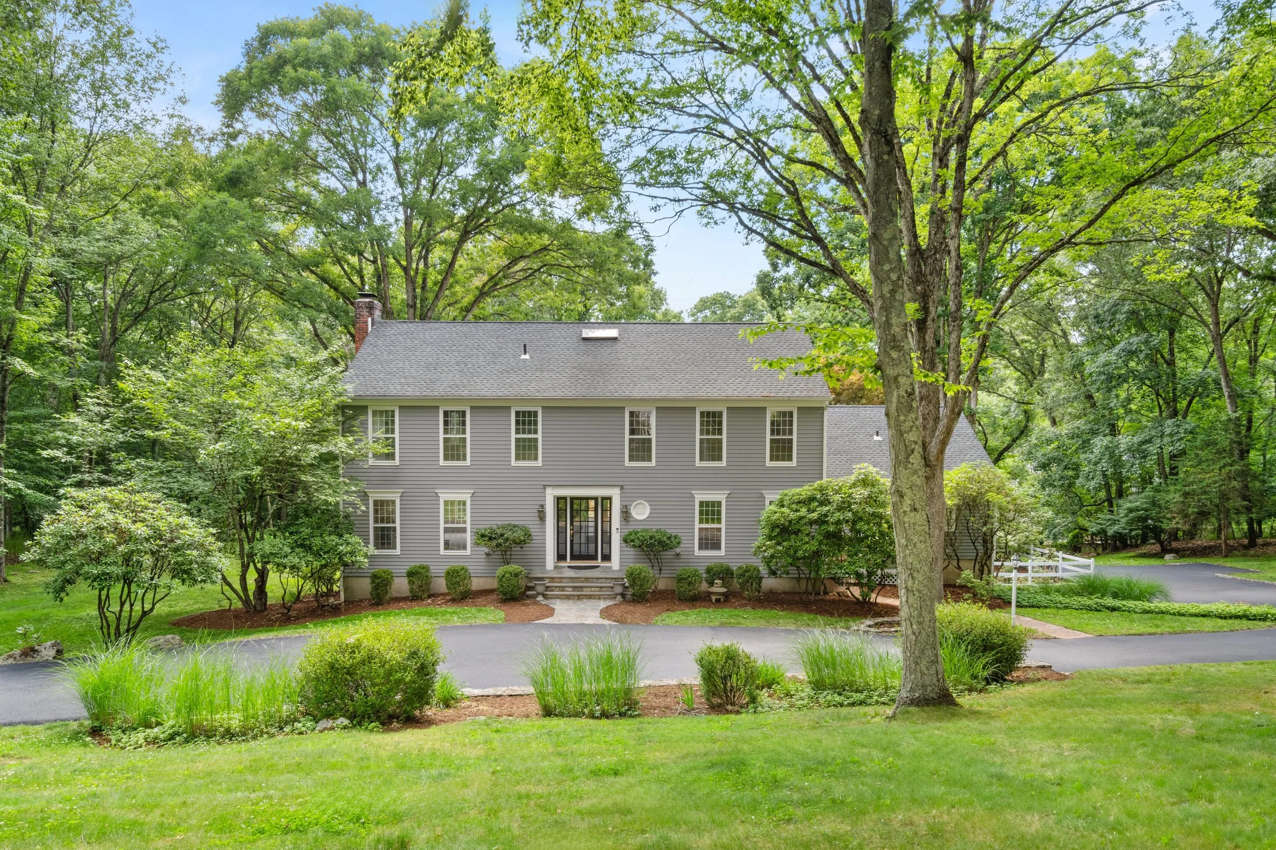 Front-of-home_32-Silver-Ridge_Common-Weston-CT_007-.jpg