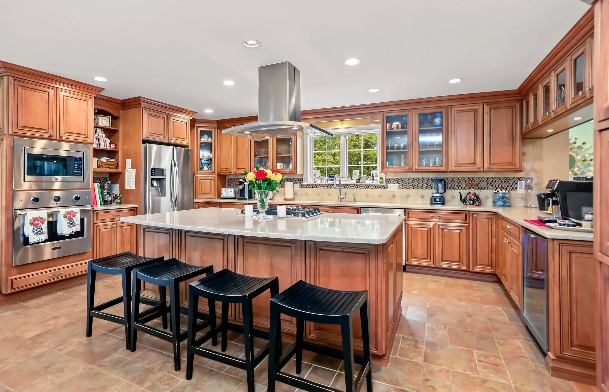 Kitchen-11-eric-court-norwalk-ct_11.jpg