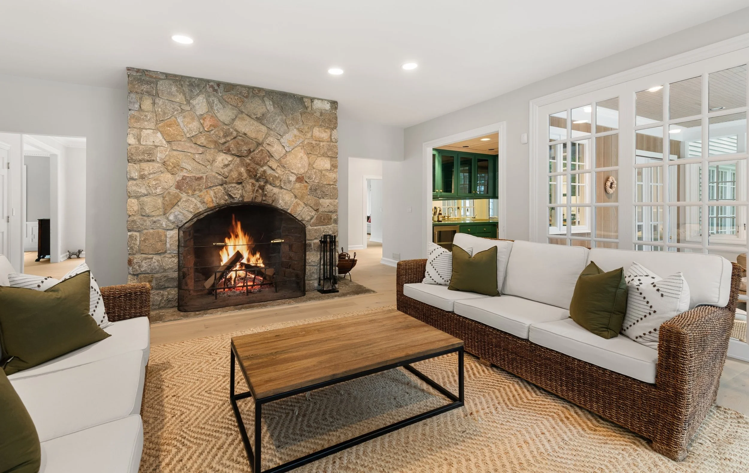 Cozy-living_004-30SoundviewFarmRoad-Weston-CT-06883-SMALL.jpg