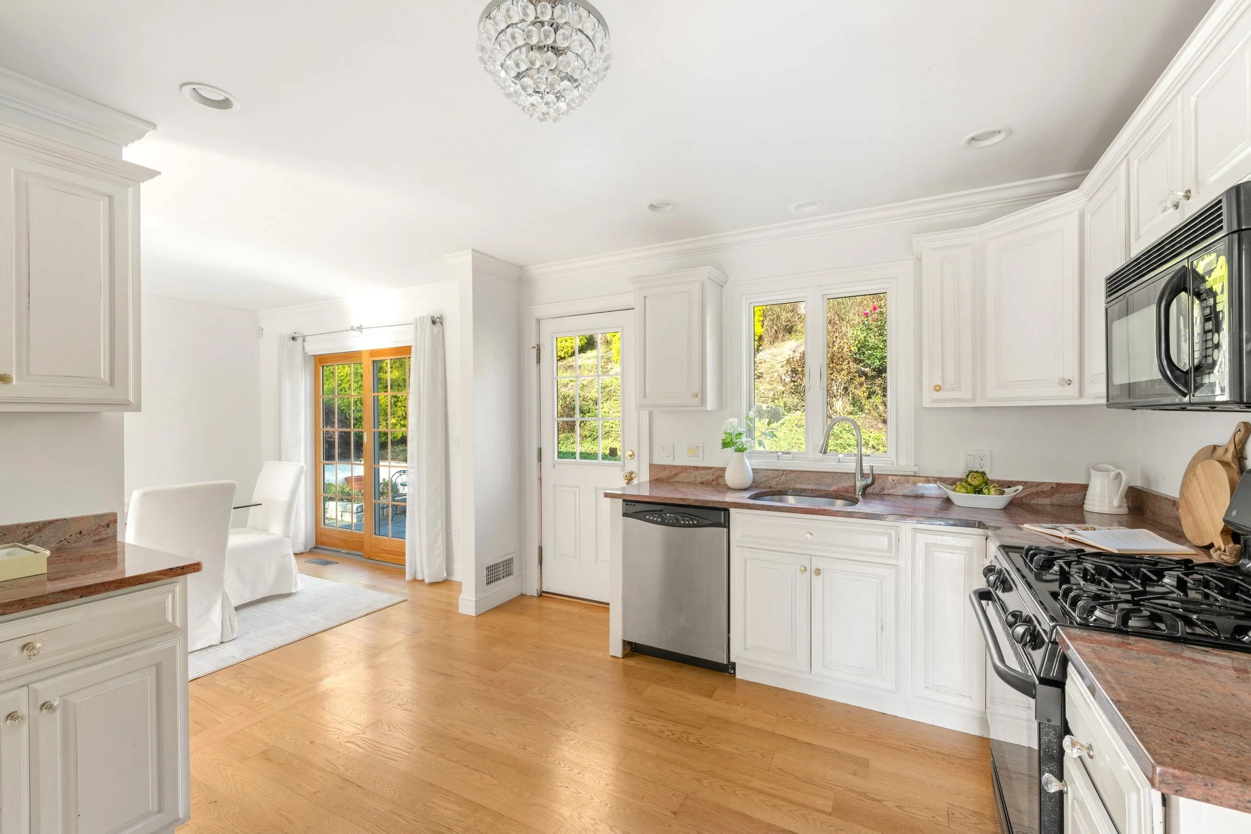 Kitchen-to-dining-room_310-Main-Street-Westport-CT_029-.jpg