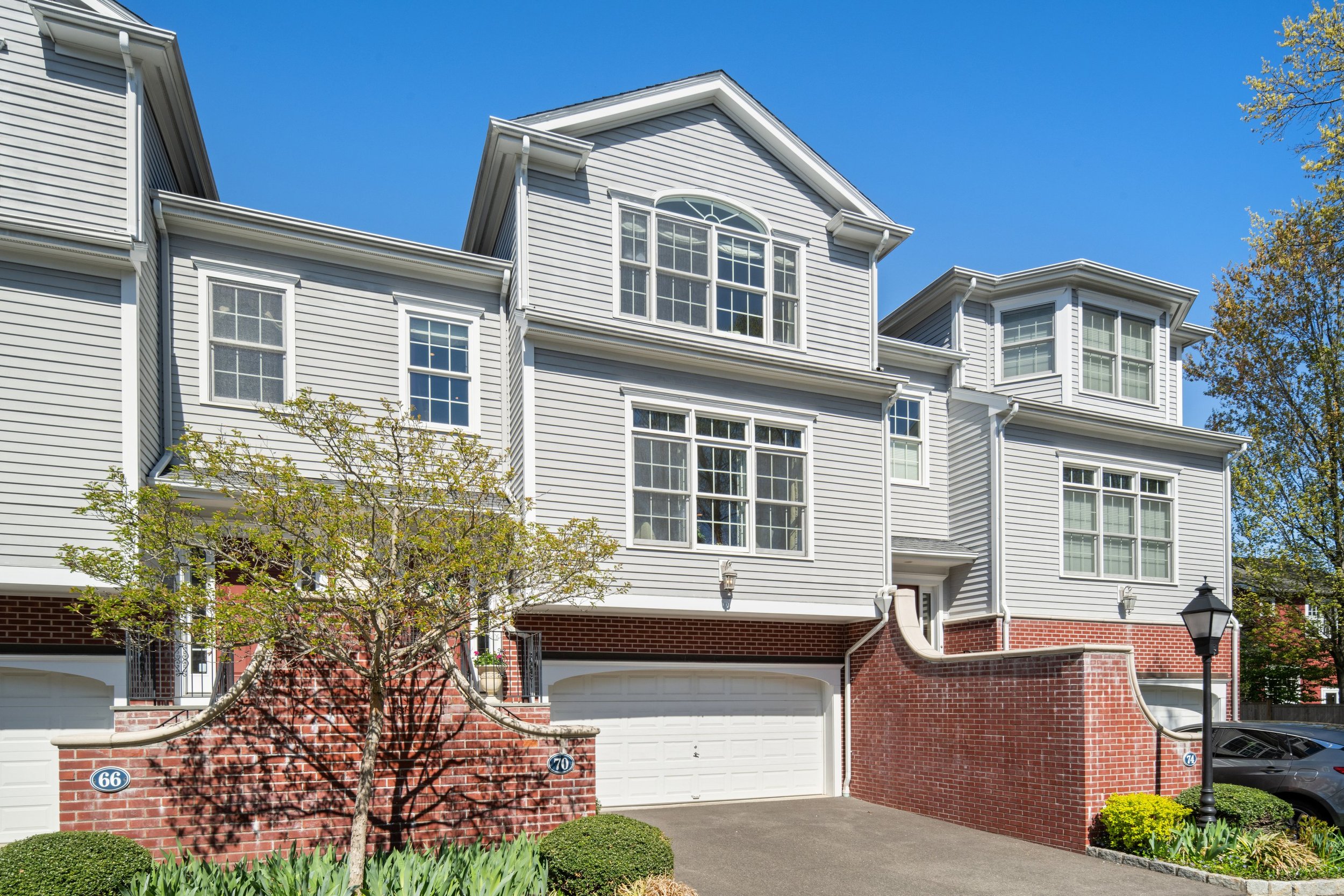 Front-of-Home-70-Southport-Place-Fairfield-CT_002.jpg