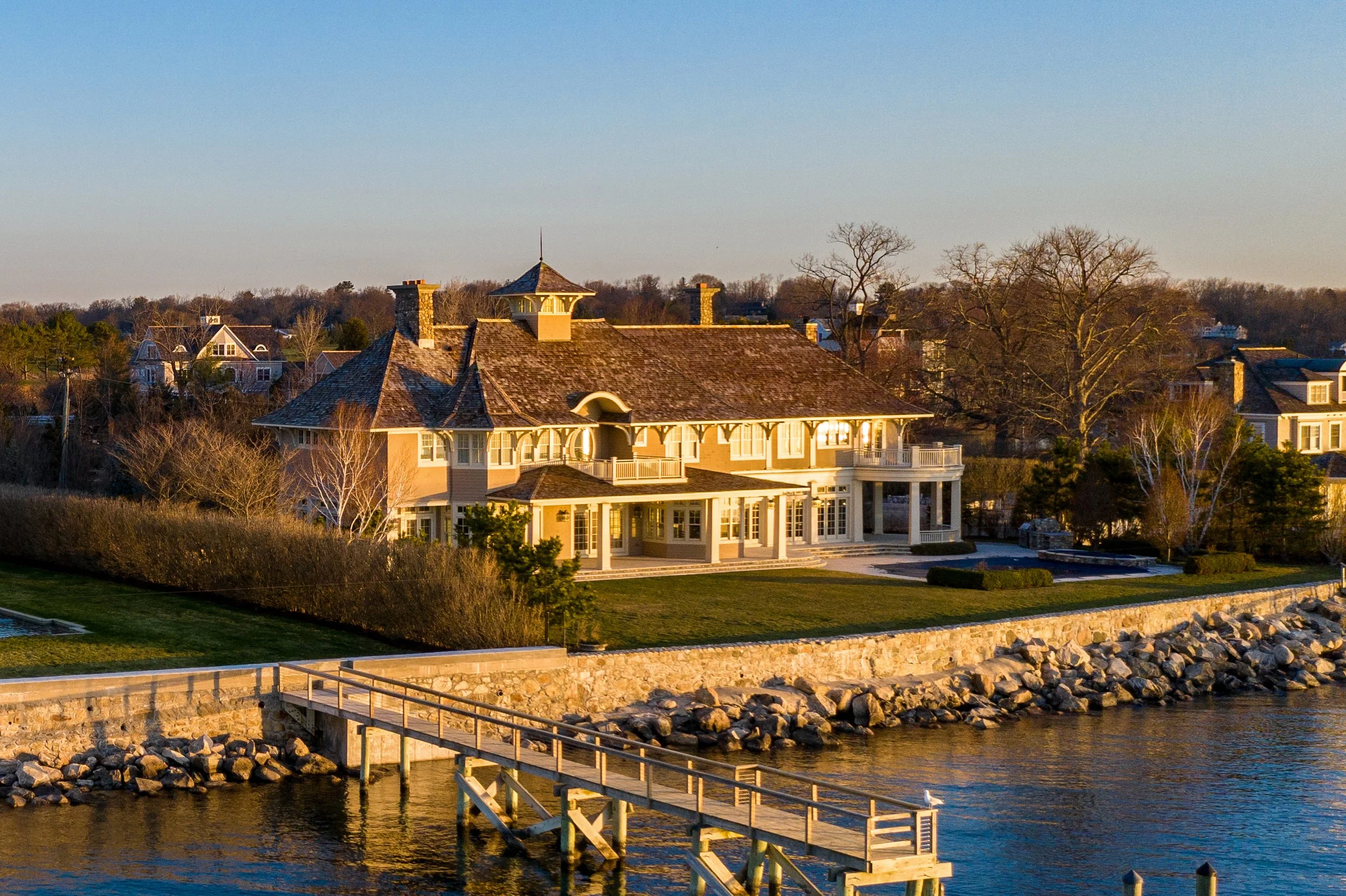 Waterfront-setting-of-10-Shorehaven-Road-Norwalk-CT.jpg