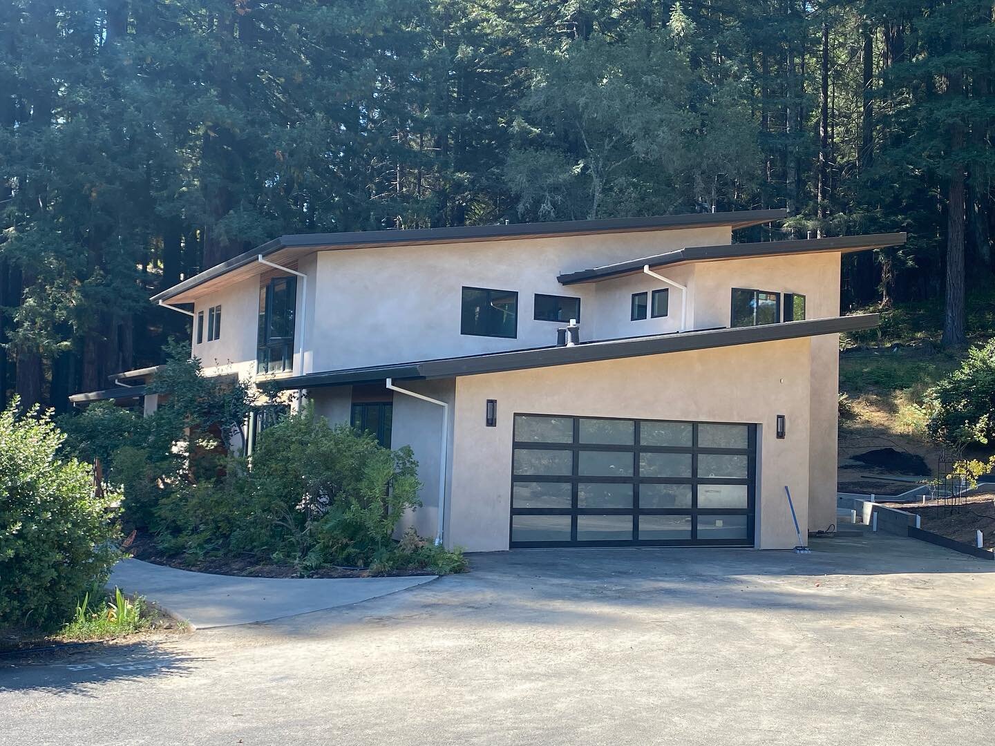 Here are some photos of a &ldquo;remodel&rdquo; that we completed in Healdsburg. This house was completely transformed from the original. We changed the roof line, the siding, replaced all of the windows and doors and replaced nearly all of the inter