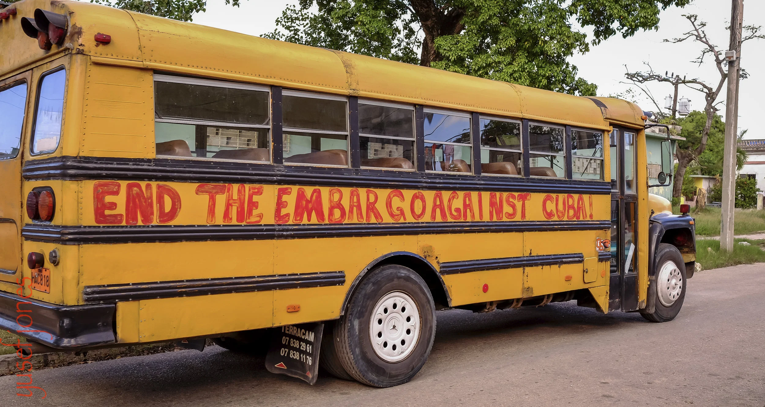 cuba bus (1 of 1).jpg