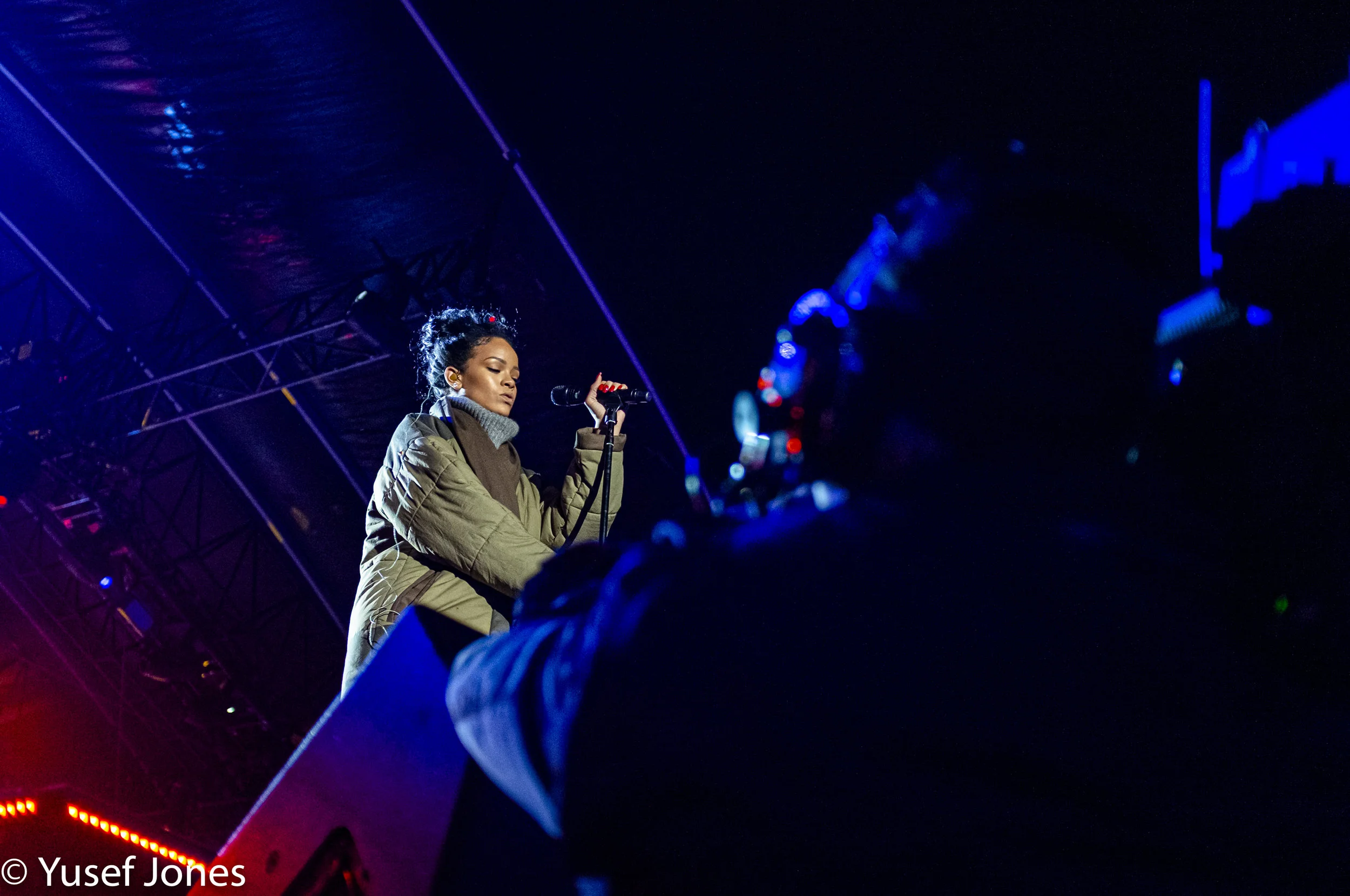 Rihanna Valor concert #3.jpg