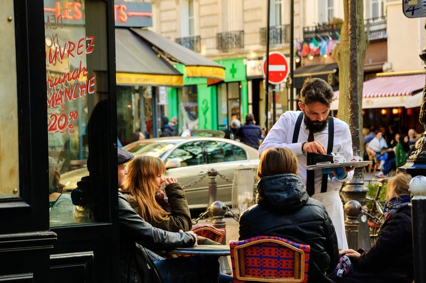 Paris Survival Kit: The Tipping Debate