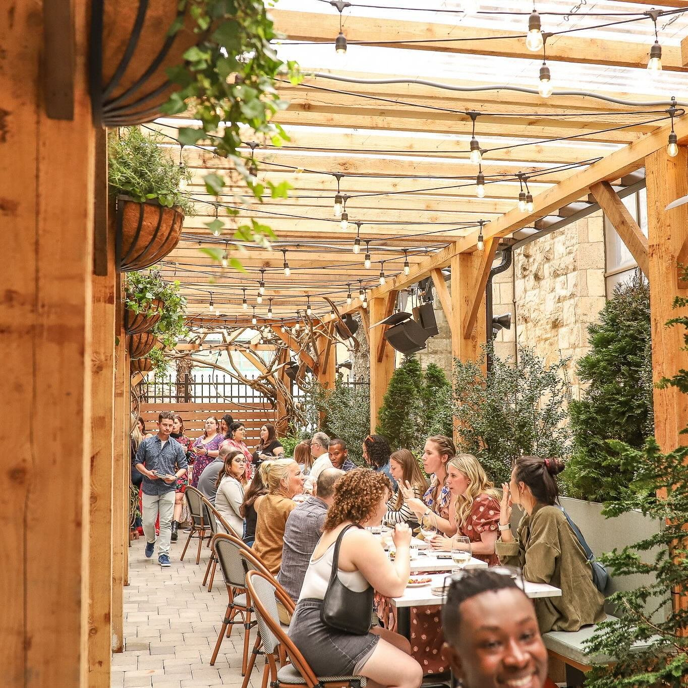 🌼 The Pergola is blooming! Happy Hour 5-7pm open until 10pm.

#philly #phillyfood #phillyfoodiefinder #osteriaphilly #phillypasta #pastanight #pizzanight #northernitalian #springgarden #fairmount #happyhour #phillyhappyhour #outdoordiningdublin