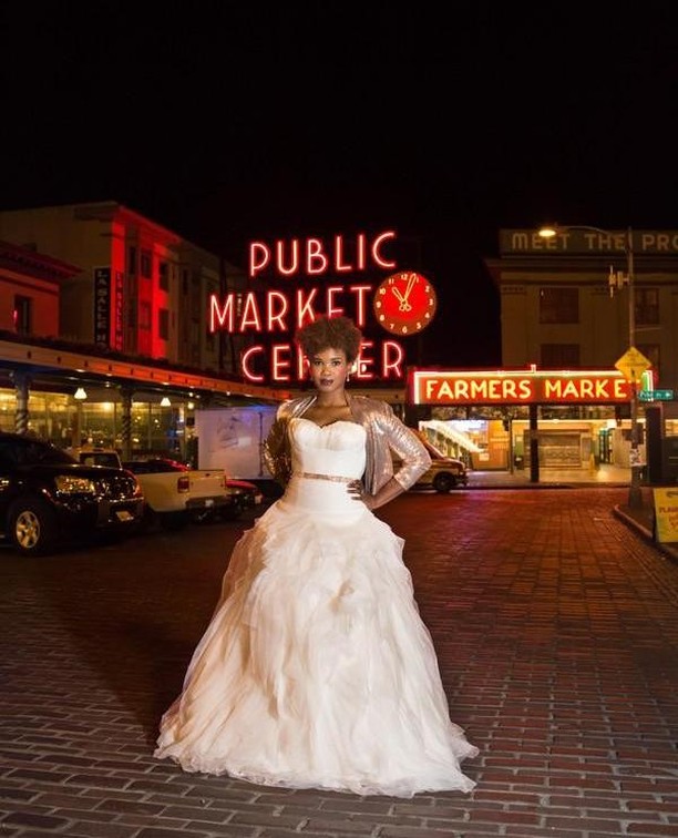 🎆Happy New Year!!! I cannot be grateful enough for the amazing adventures and opportunities 2018 has brought and I am pumped about 2019!
Have a beautiful, safe New Year!!! Photography: @mikschphoto
Hair and Makeup: @hannamazur_muah
Dress: @bridalins