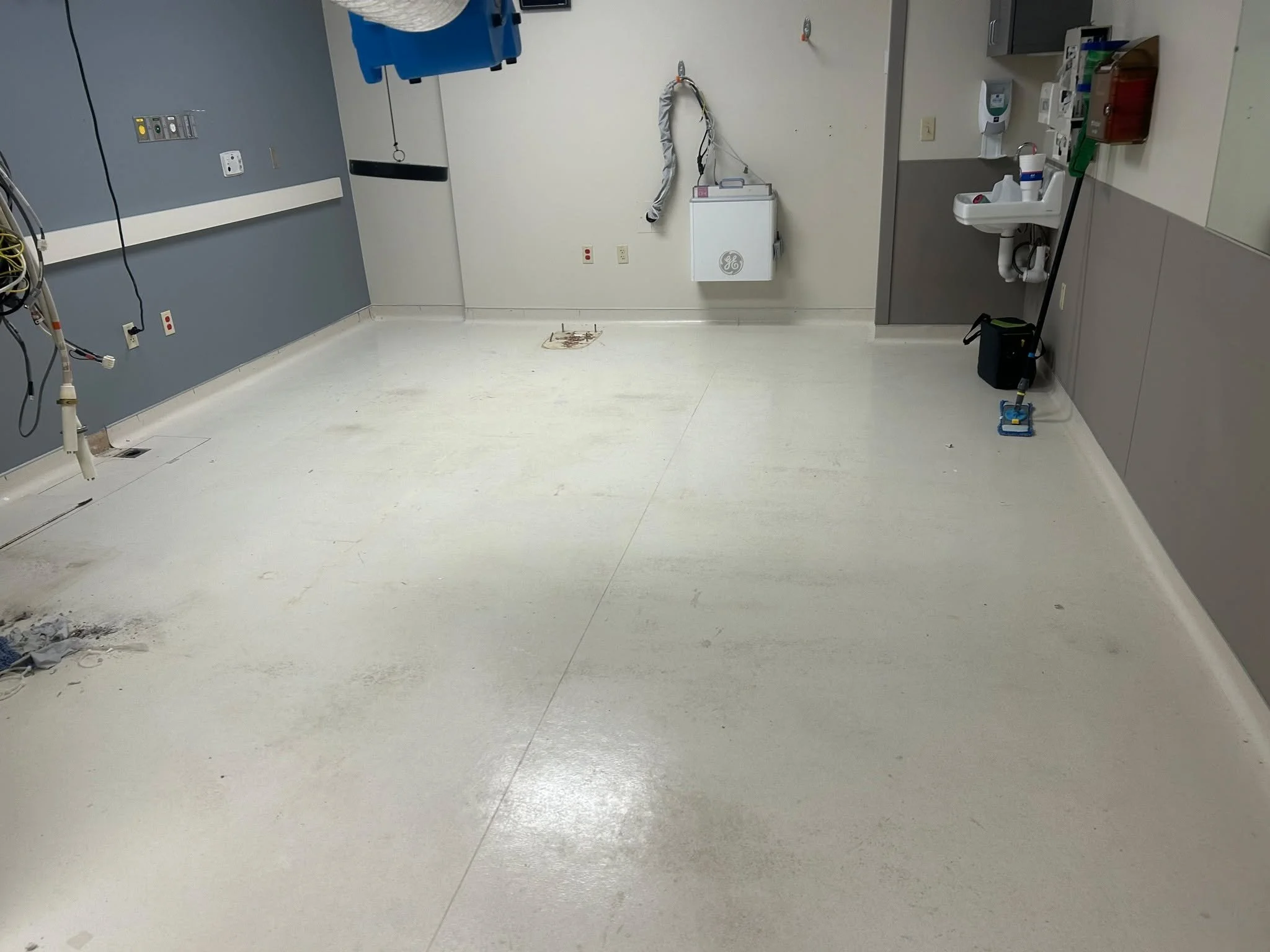 Take a look at the transformation of this space inside Holland Hospital. Our team did an excellent job delivering a clean, professional finish from start to completion.
#PreferredFlooringMI #Transformation #SettingtheStandard #OneInstallationataTime