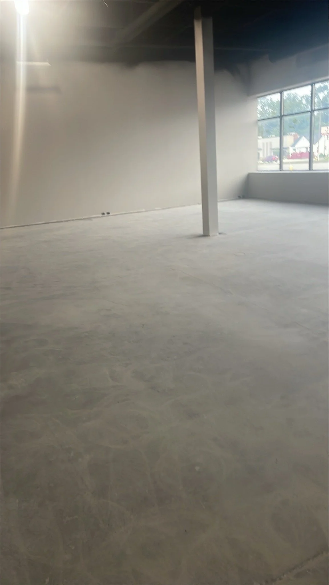 A behind-the-scenes look inside the Morrison Industrial Offices project. Here’s a glimpse at some of the work happening throughout the space.
Stay tuned for the finished floors coming later this week.
#FlooringProfessionals #QualityCraftsman