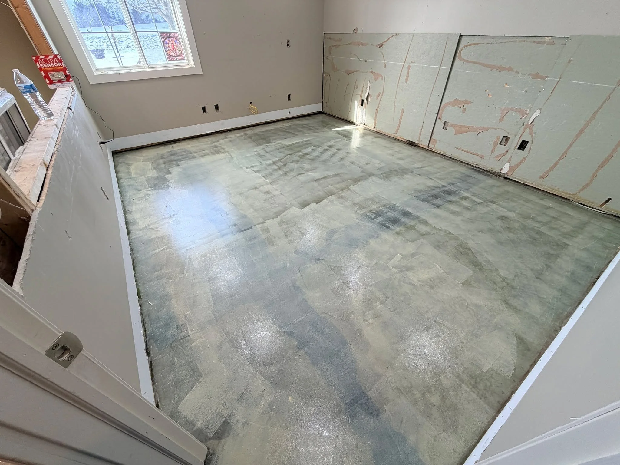 Strong prep and a smooth pour set the stage for a clean LVT install. Quality work starts with a solid foundation, and our team delivers every time.

#SettingtheStandard #OneInstallationataTime